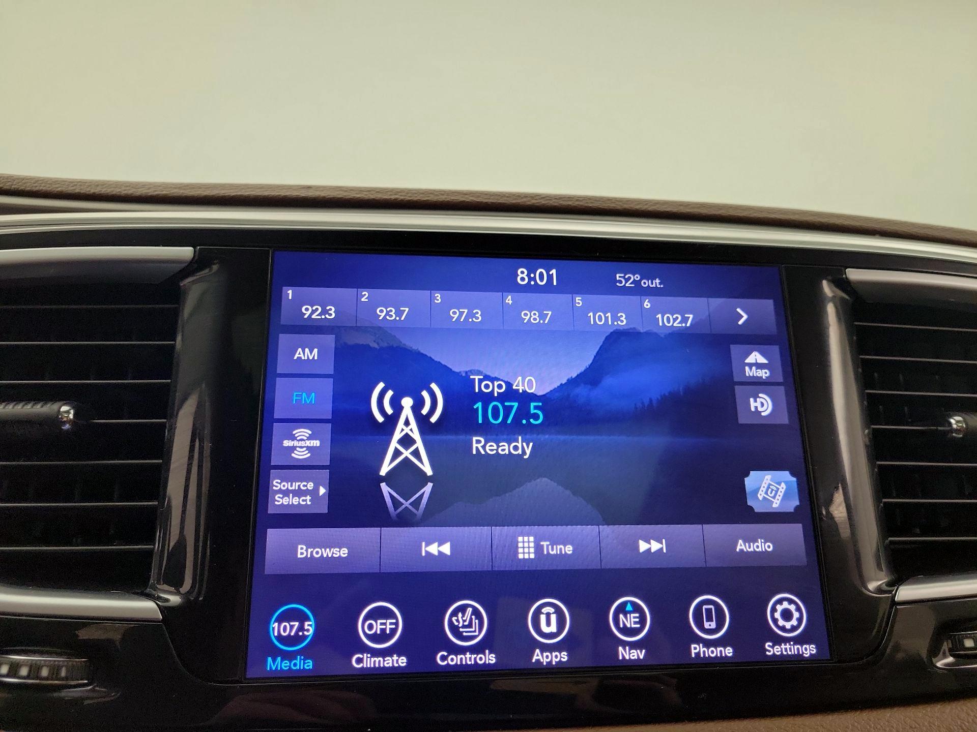 Thumbnail: 2018 Chrysler Pacifica - 16