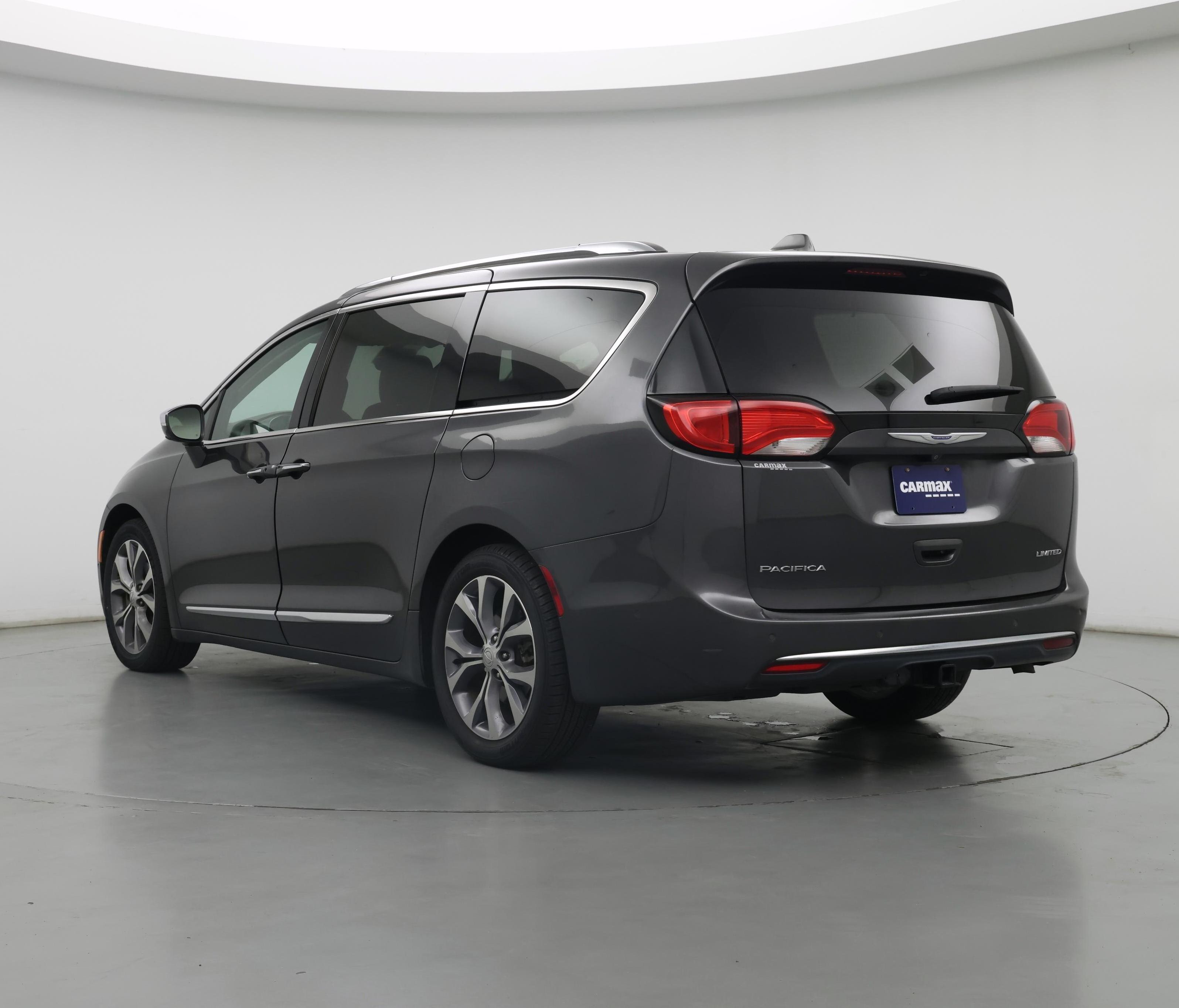 Thumbnail: 2018 Chrysler Pacifica - 2