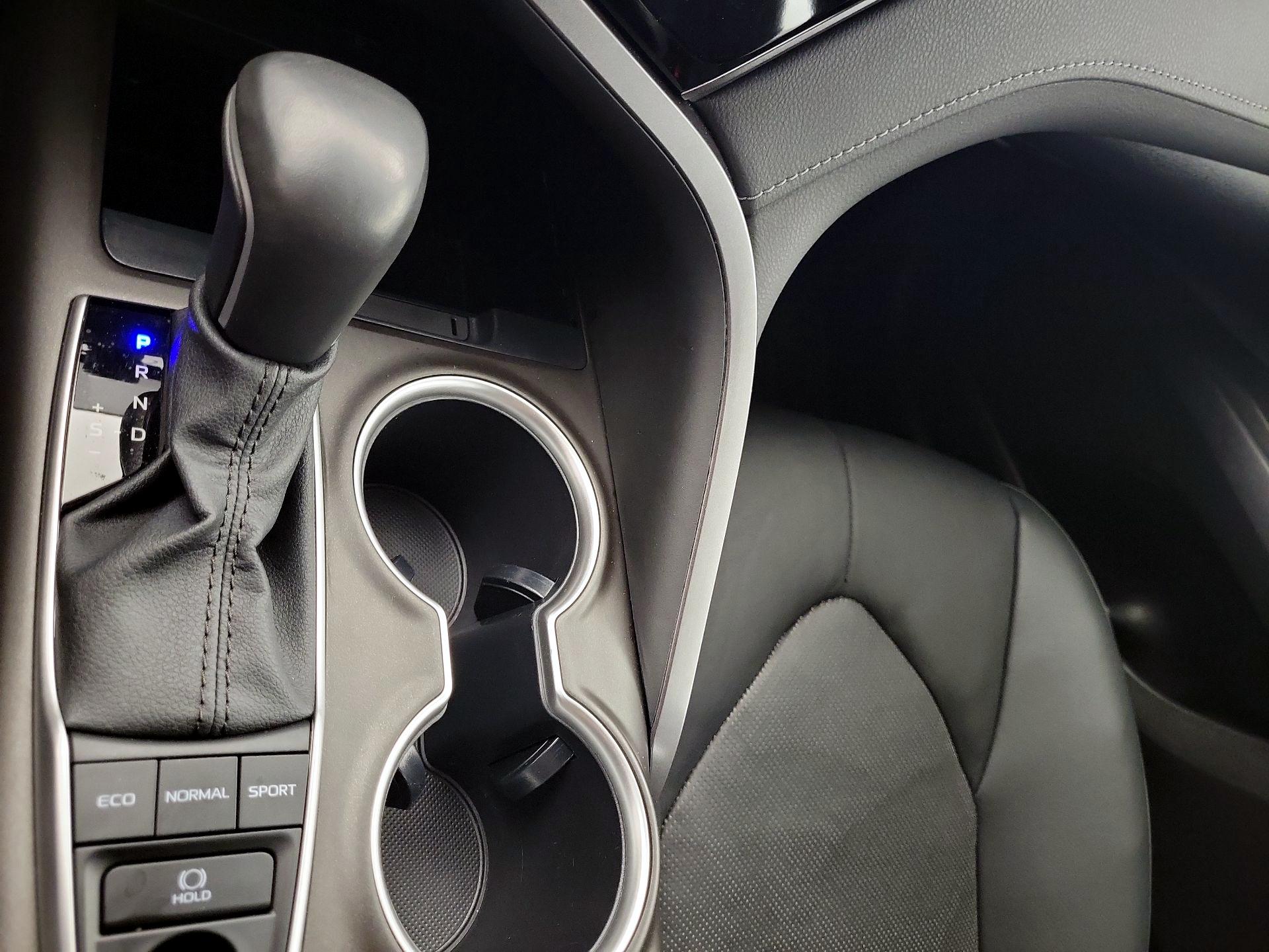 Thumbnail: 2023 Toyota Camry - 17