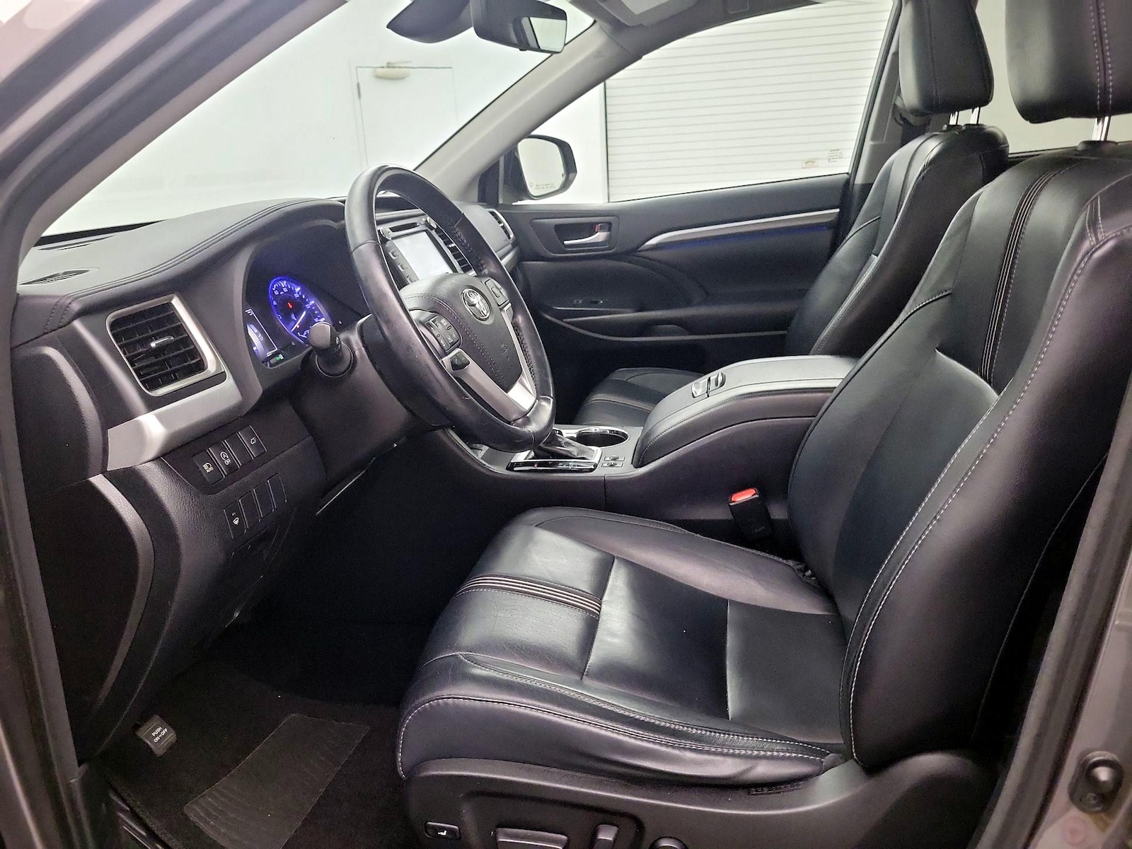 2018 Toyota Highlander SE - Photo 12