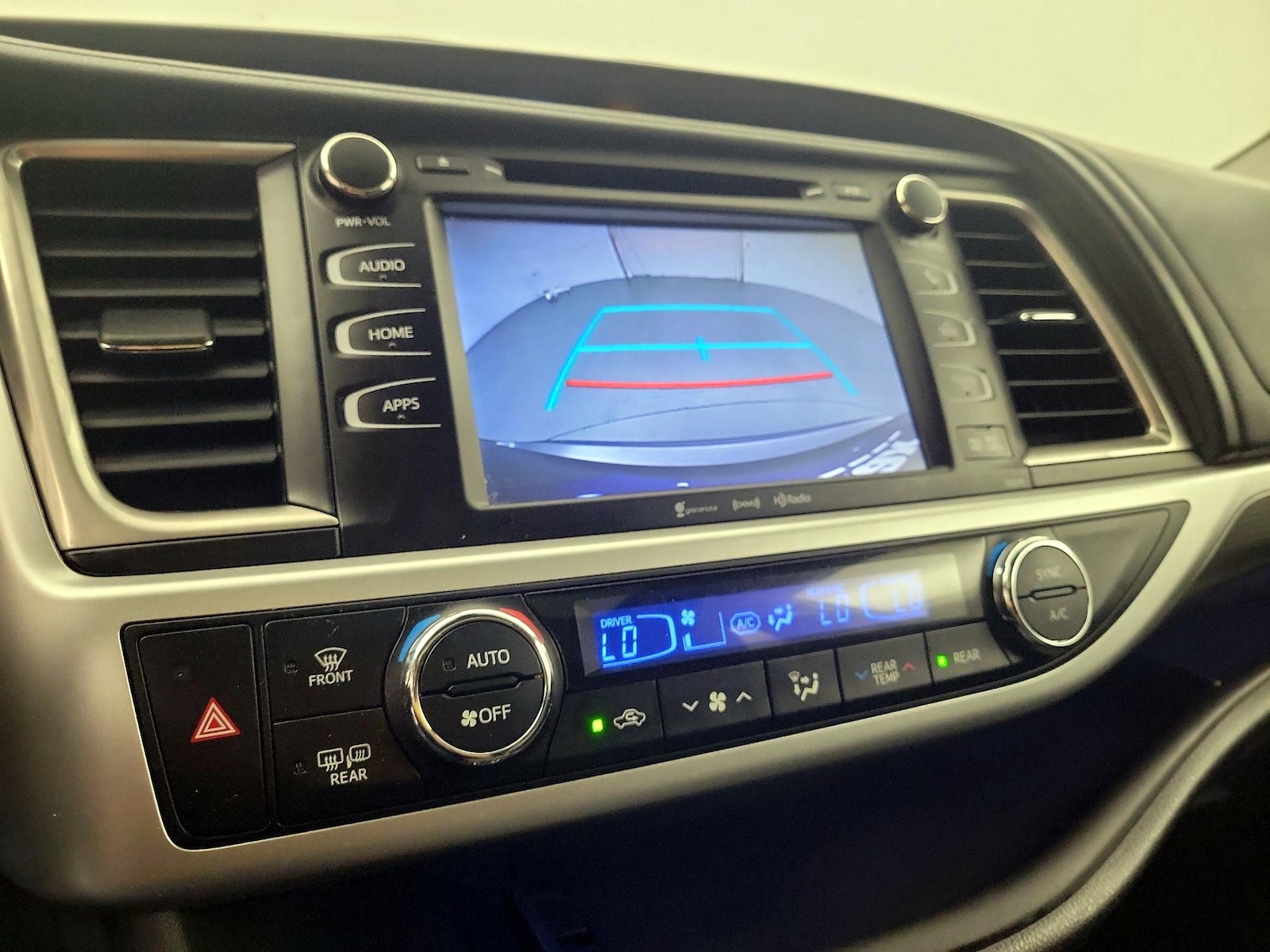 2018 Toyota Highlander SE - Photo 15