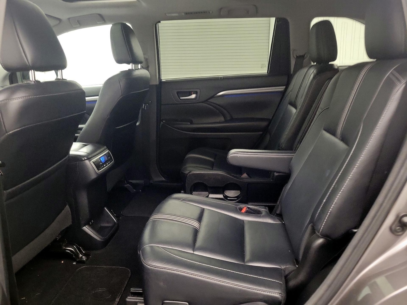 2018 Toyota Highlander SE - Photo 21