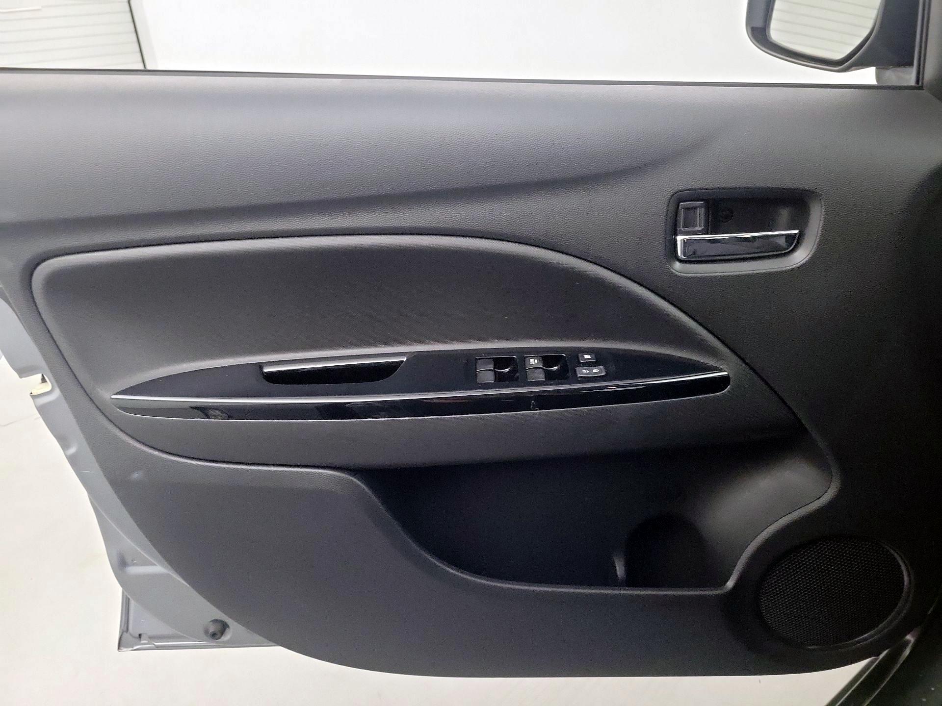 Thumbnail: 2018 Mitsubishi Mirage - 12