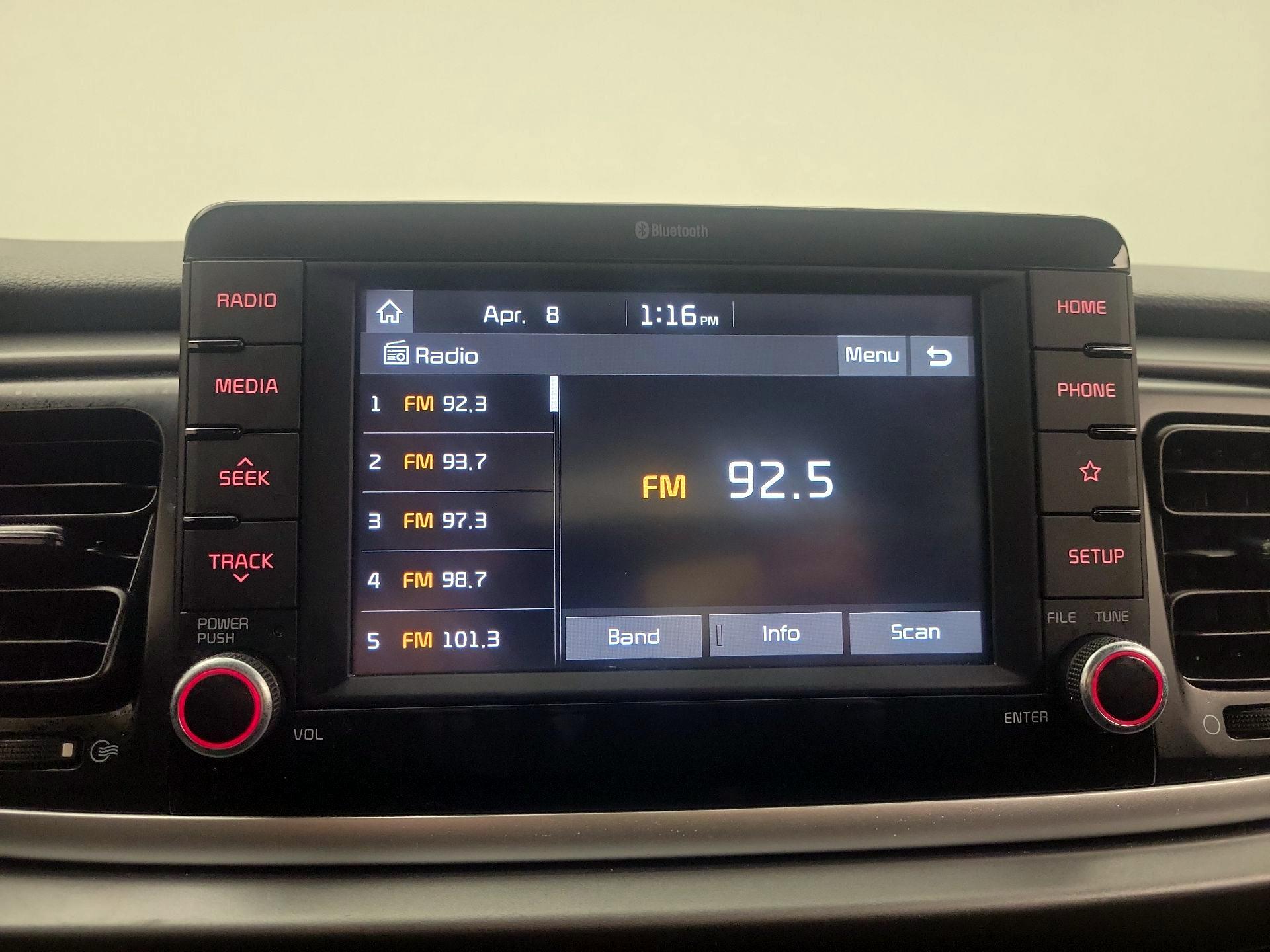 Thumbnail: 2020 Kia Rio - 15