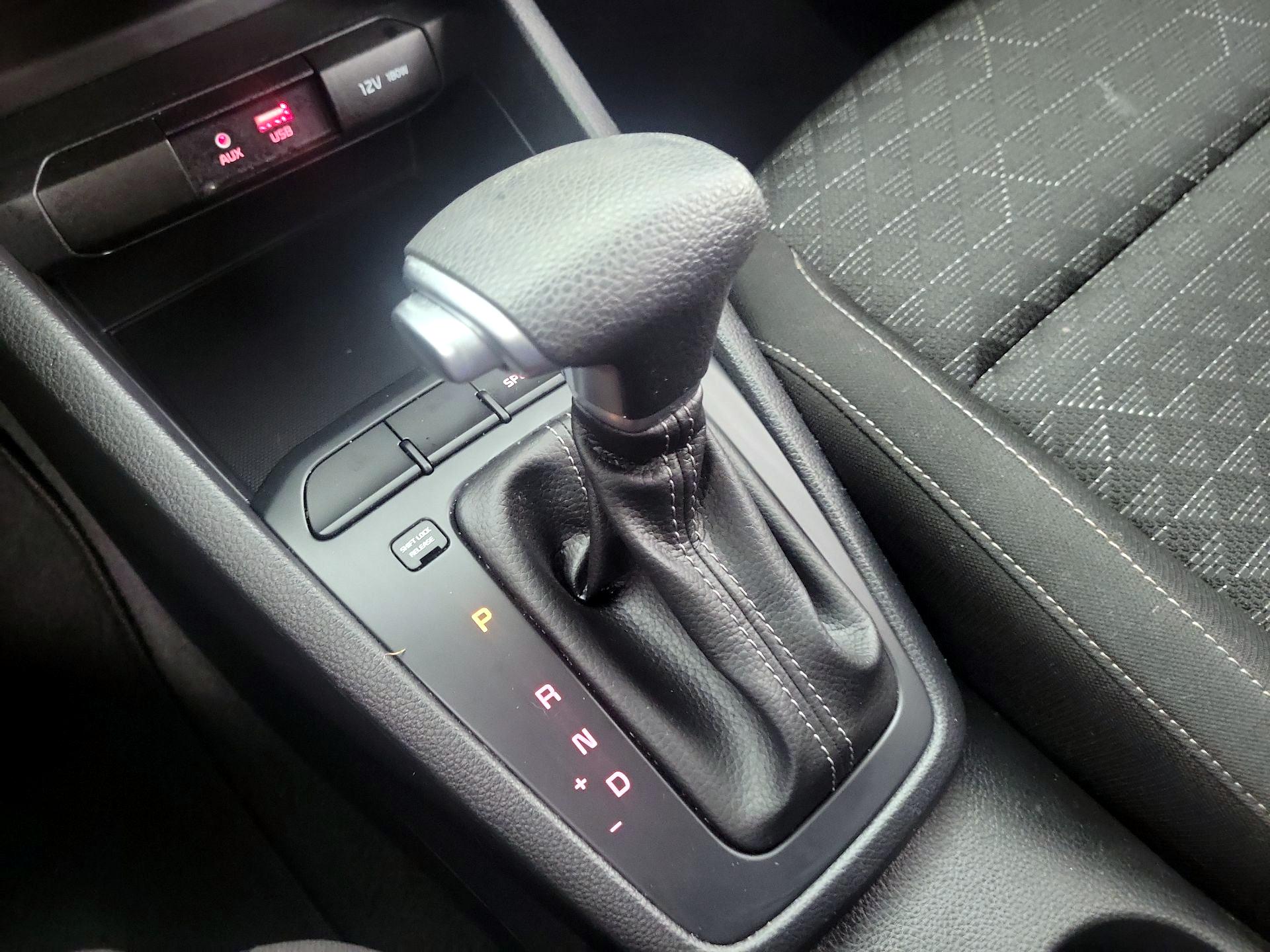 Thumbnail: 2020 Kia Rio - 17