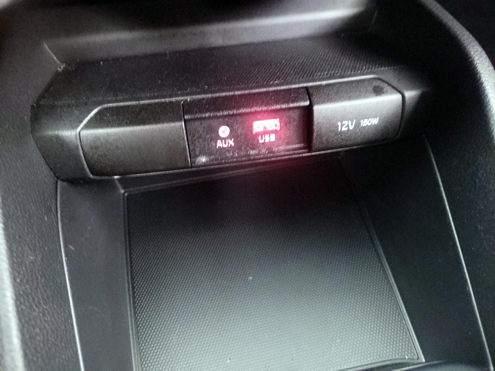 Thumbnail: 2020 Kia Rio - 18