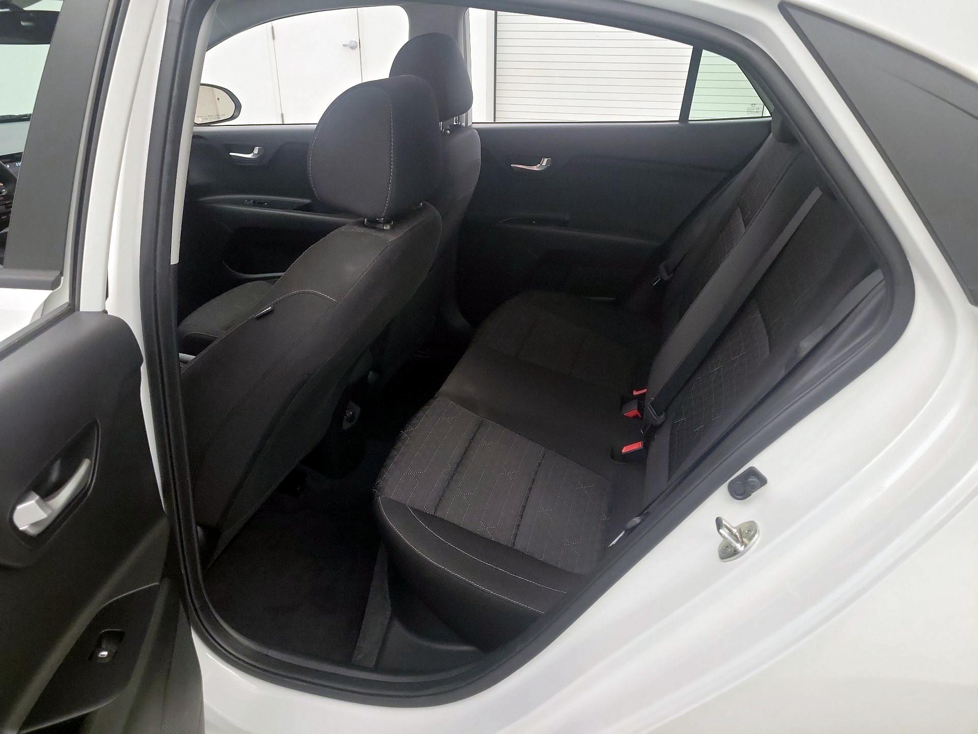 Thumbnail: 2020 Kia Rio - 19