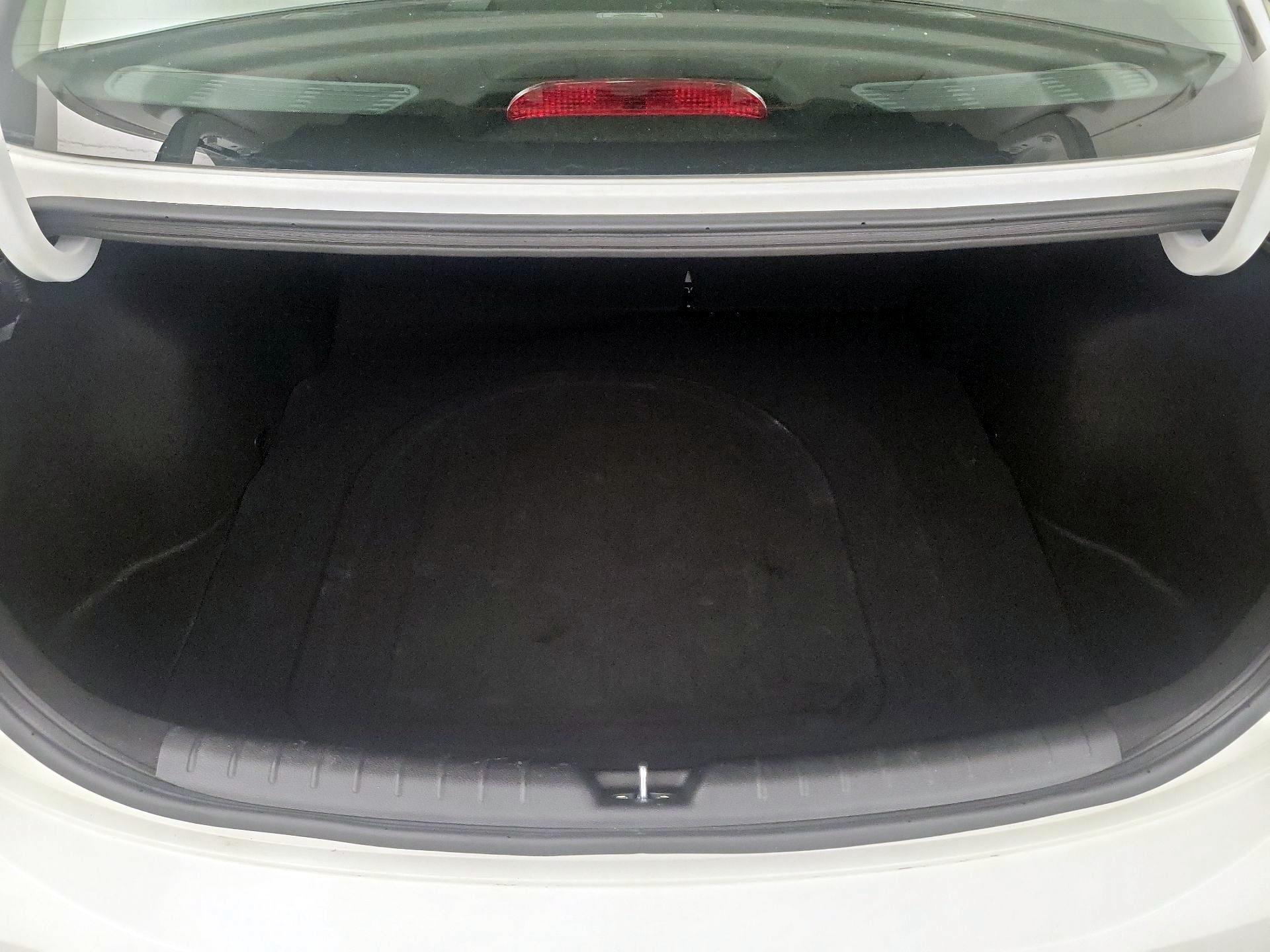 Thumbnail: 2020 Kia Rio - 20