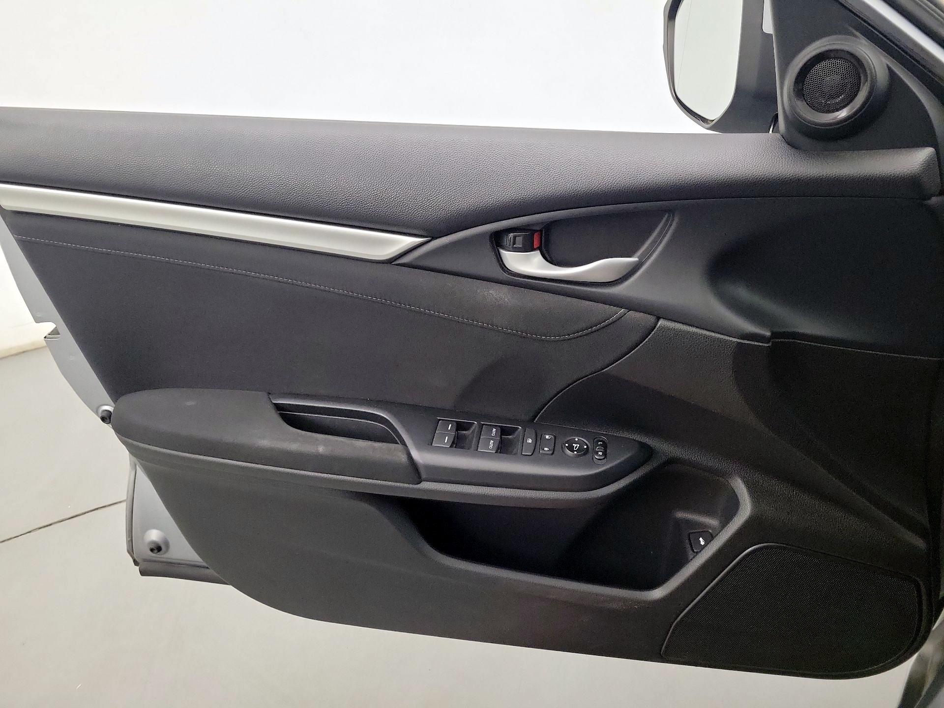 Thumbnail: 2016 Honda Civic - 12