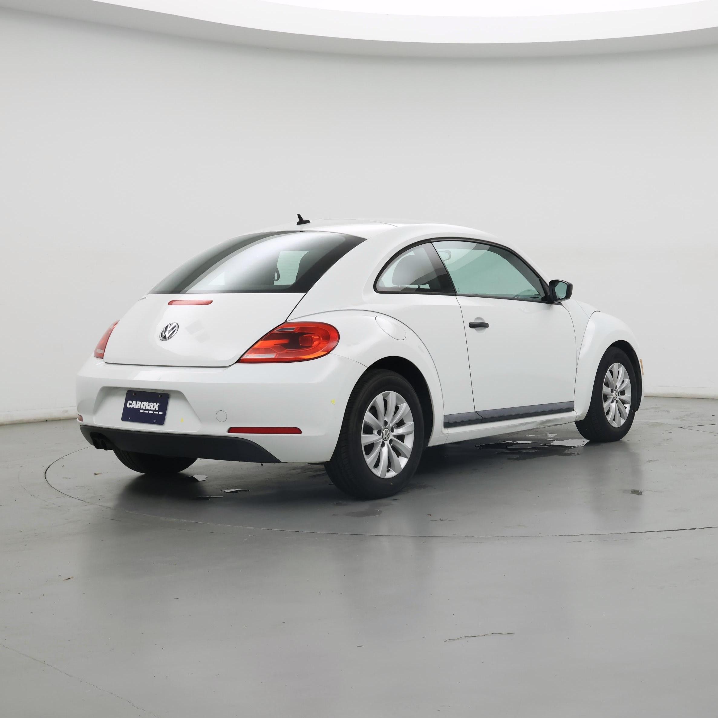 Thumbnail: 2015 Volkswagen Beetle - 8