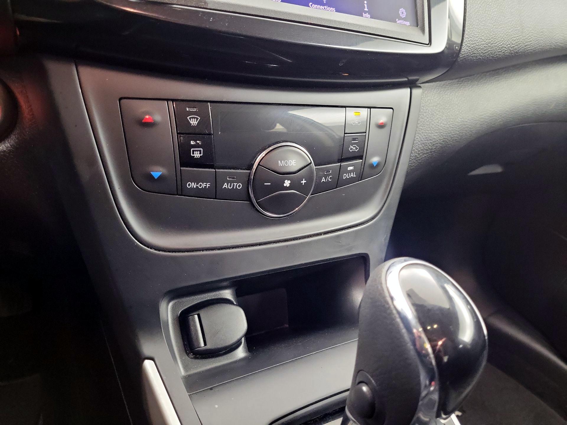 Thumbnail: 2019 Nissan Sentra - 16