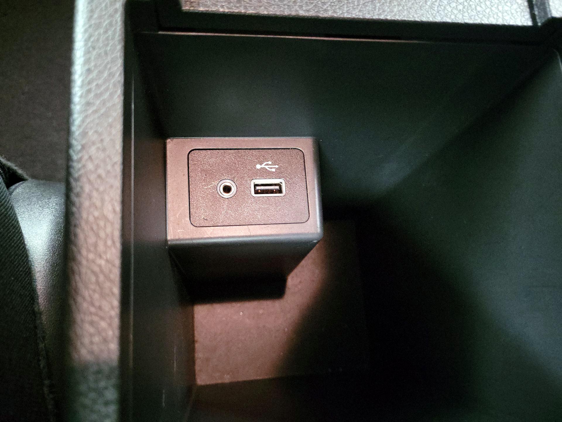 Thumbnail: 2019 Nissan Sentra - 18