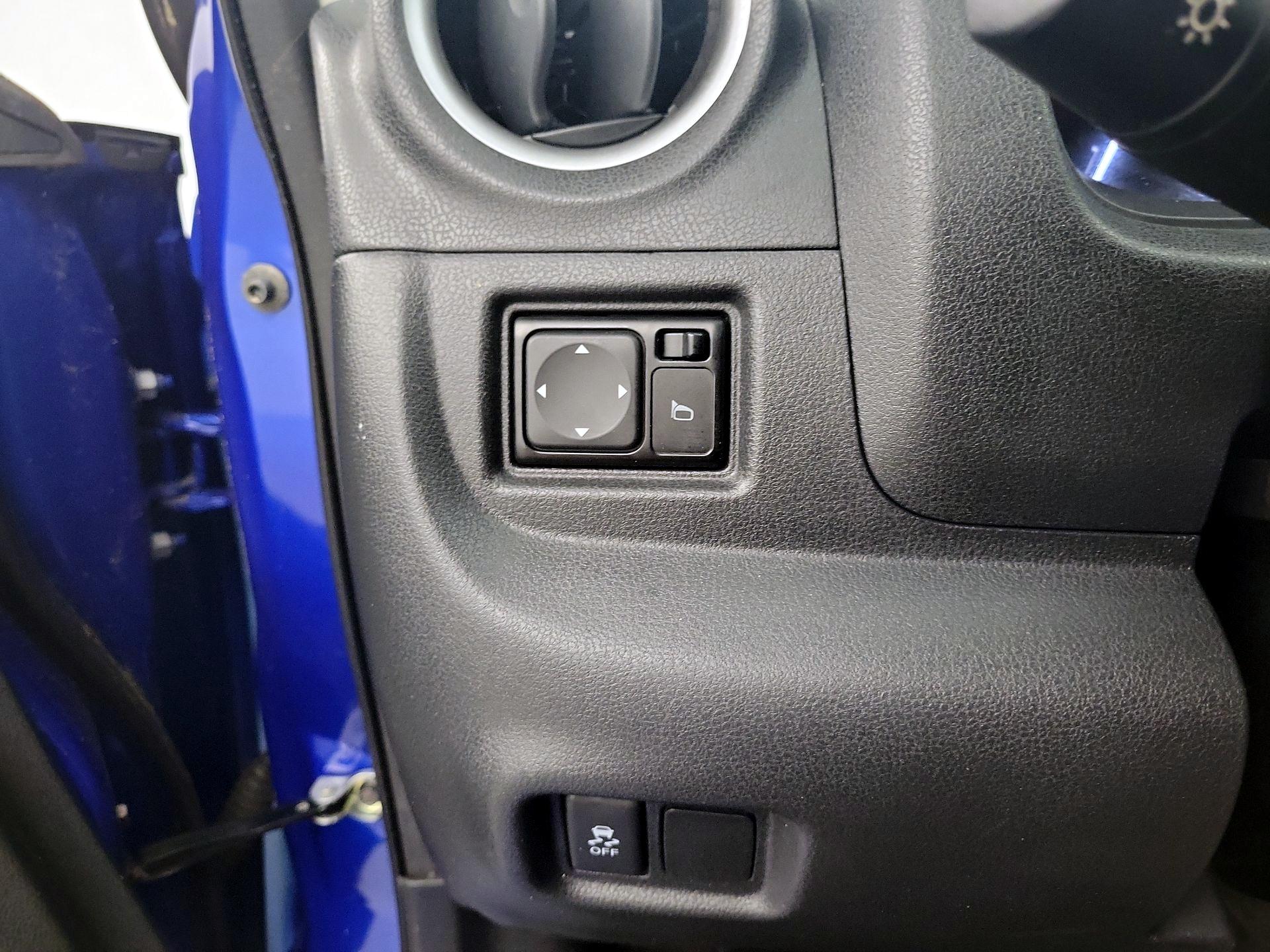 Thumbnail: 2016 Nissan Versa Note - 13