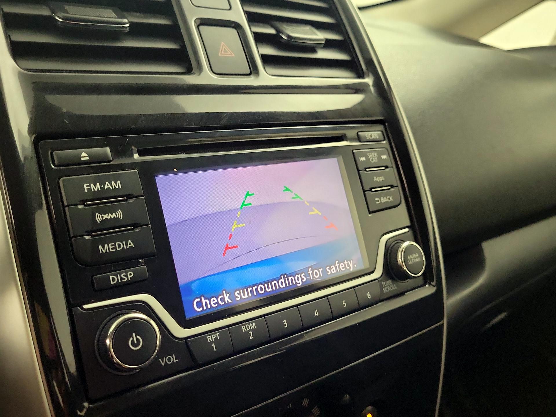 Thumbnail: 2016 Nissan Versa Note - 14