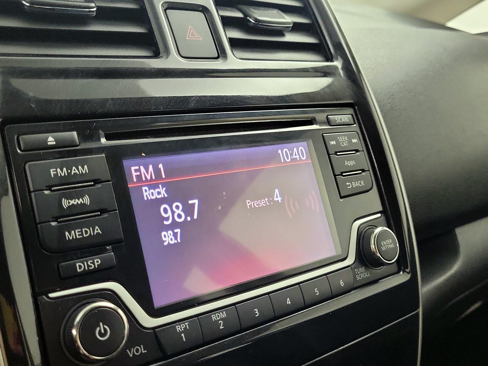 Thumbnail: 2016 Nissan Versa Note - 15