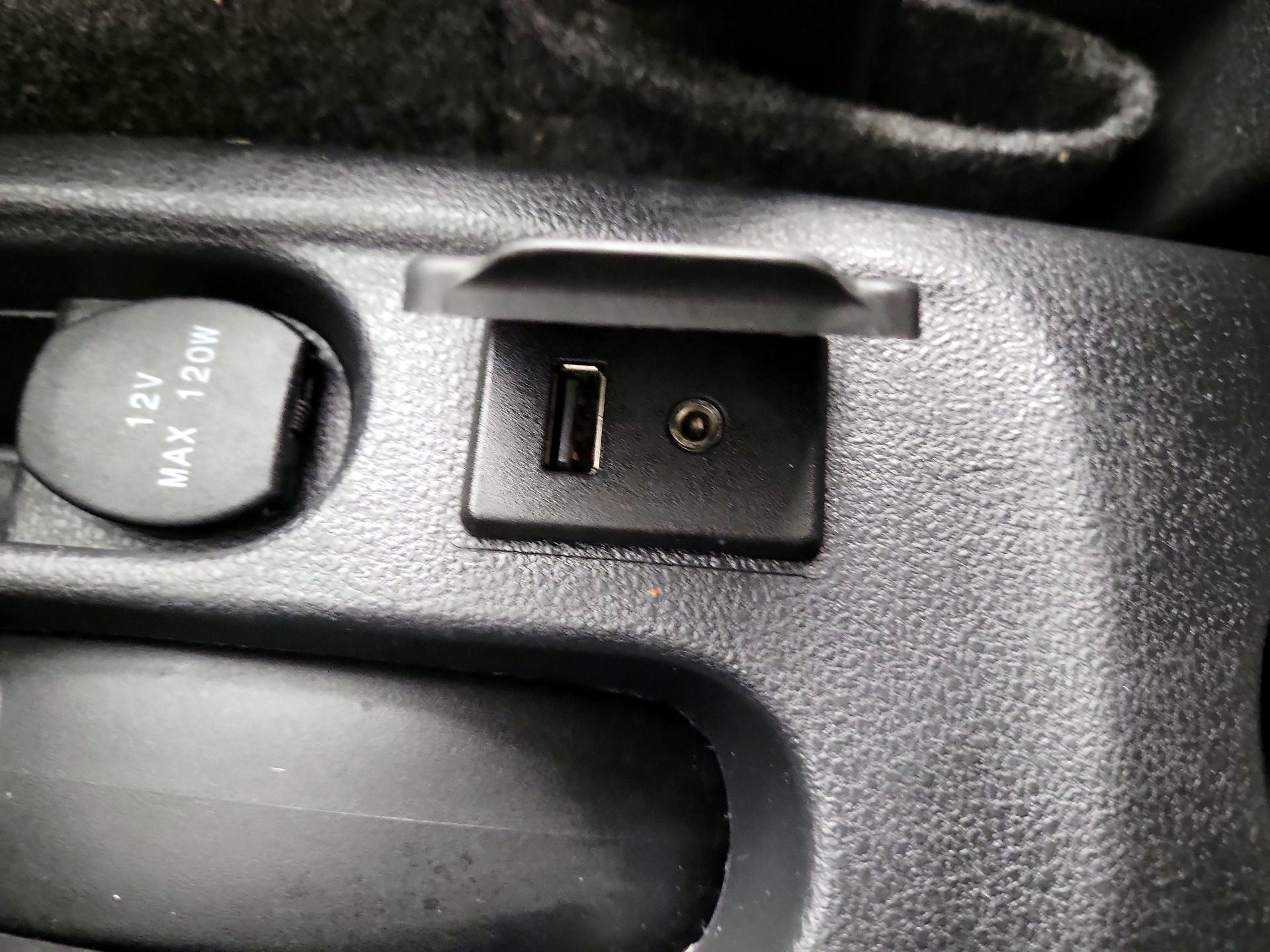 Thumbnail: 2016 Nissan Versa Note - 18
