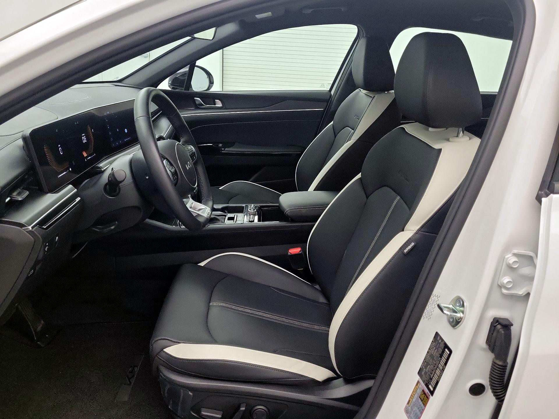 Thumbnail: 2025 Kia K5 - 11