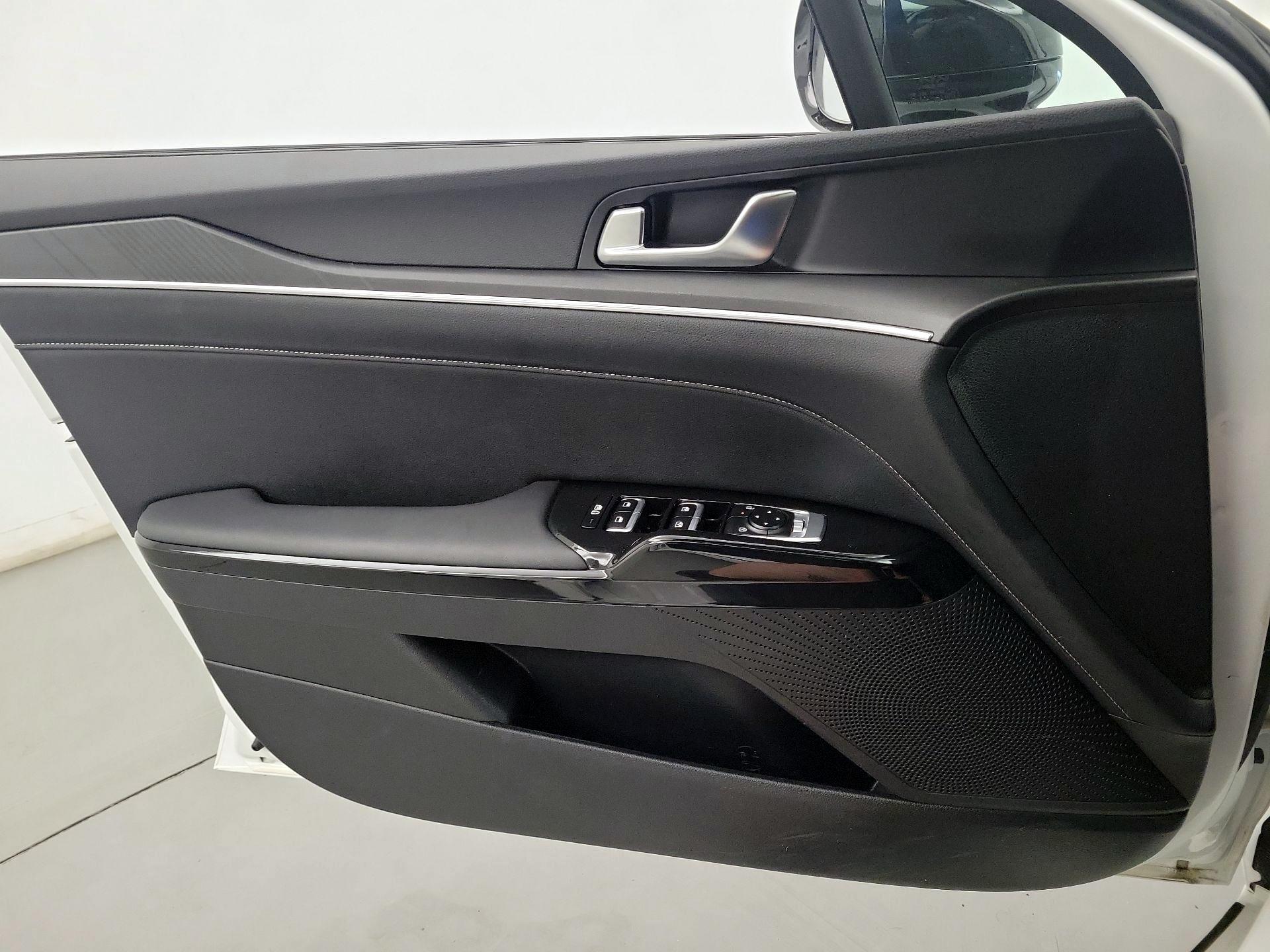 Thumbnail: 2025 Kia K5 - 12