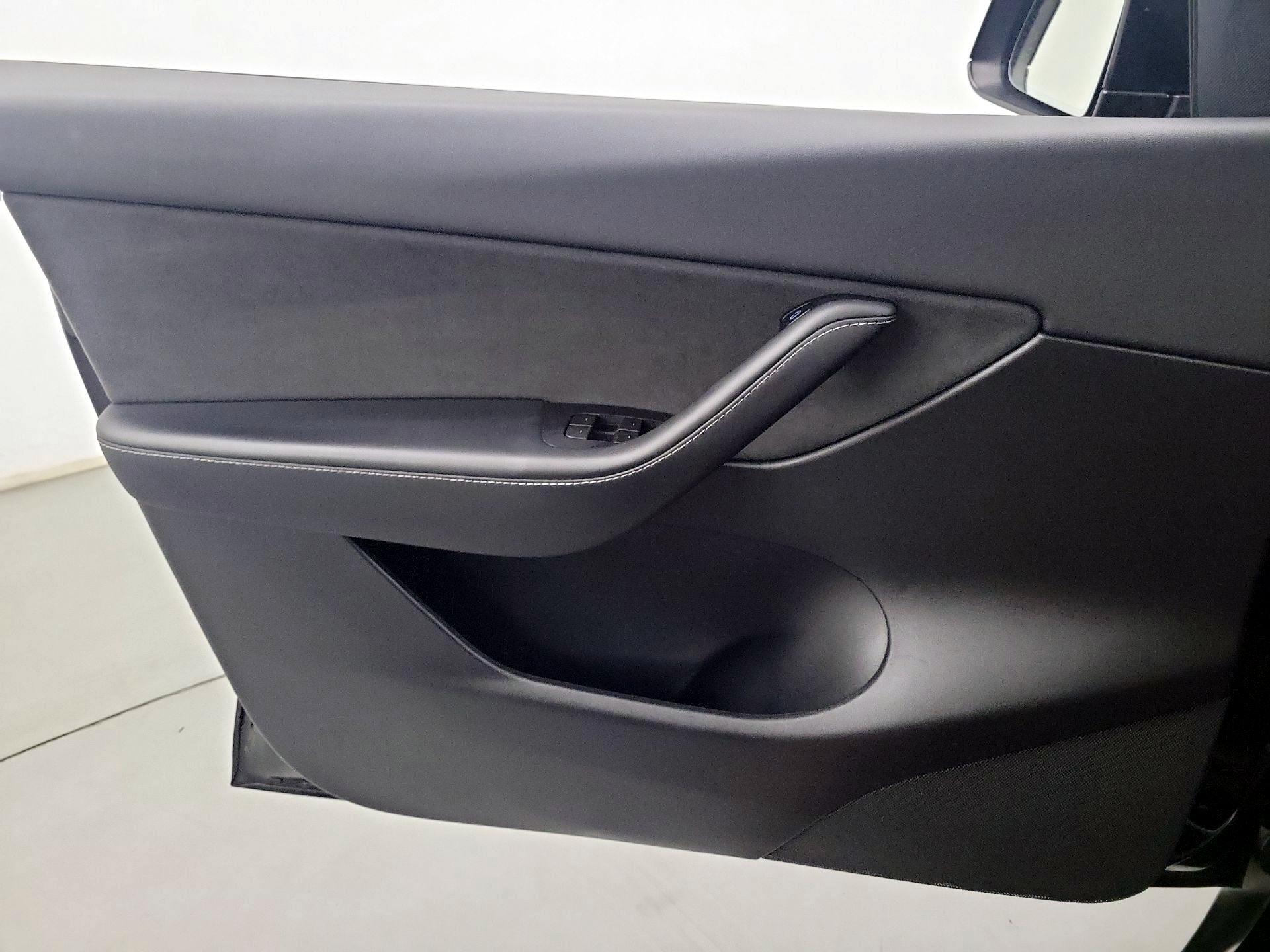 Thumbnail: 2022 Tesla Model Y - 12