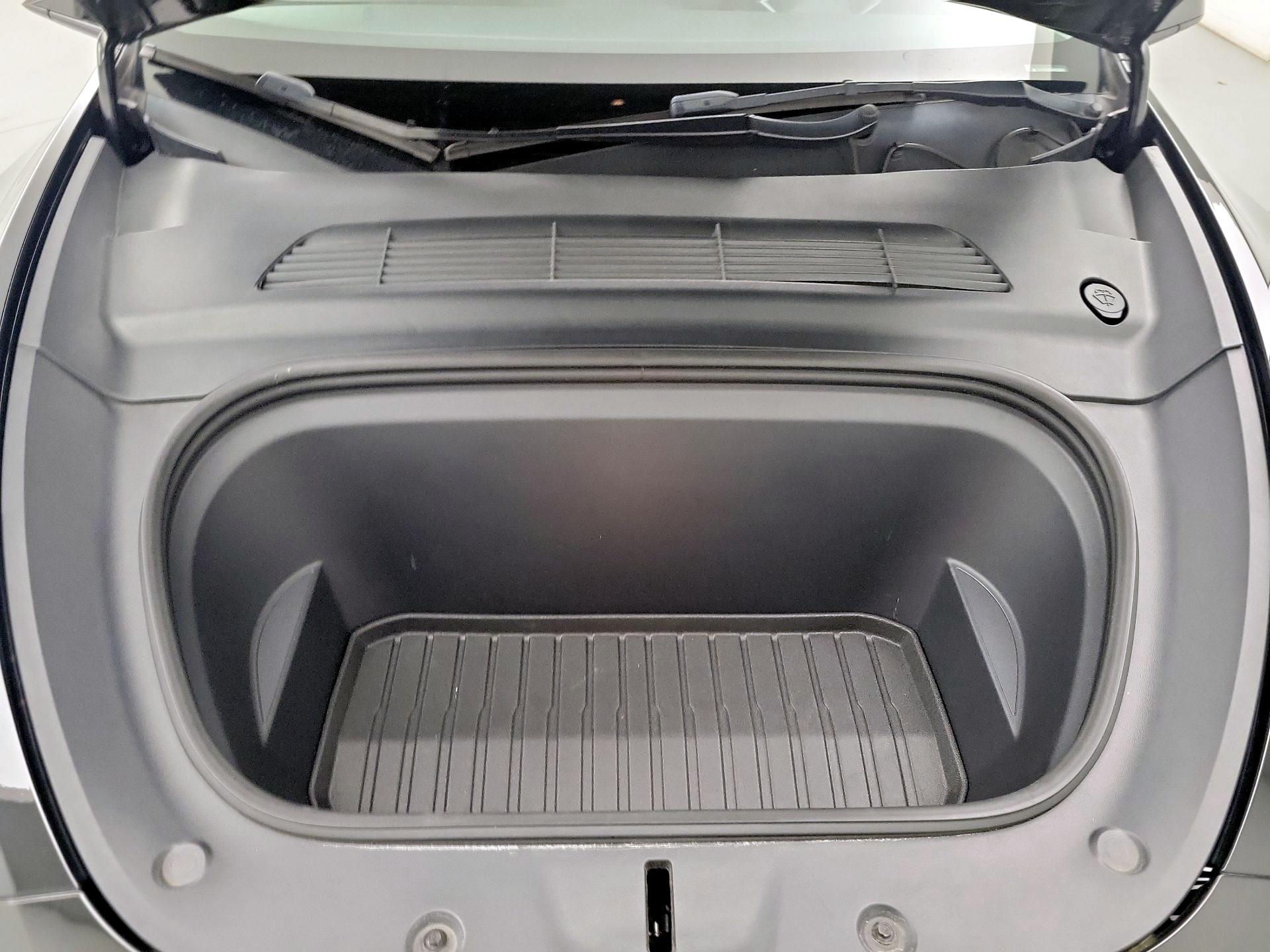 Thumbnail: 2022 Tesla Model Y - 20