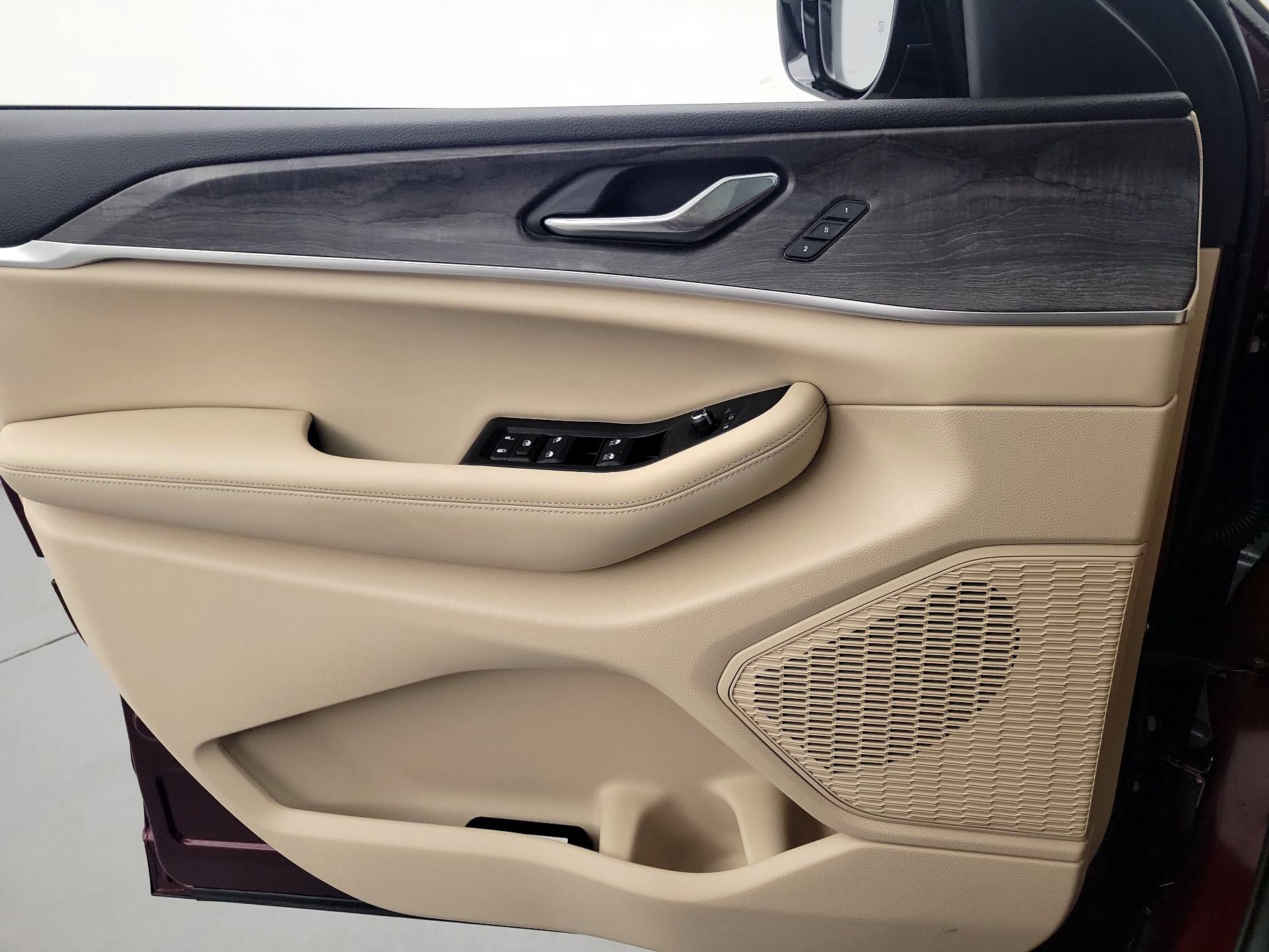 Thumbnail: 2025 Jeep Grand Cherokee - 12