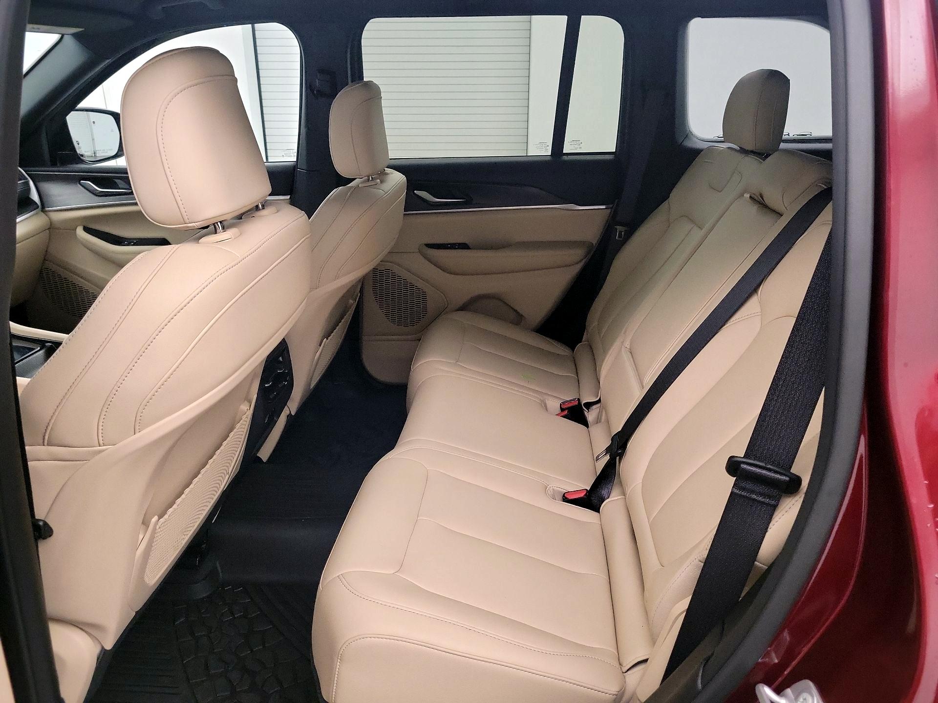 Thumbnail: 2025 Jeep Grand Cherokee - 19