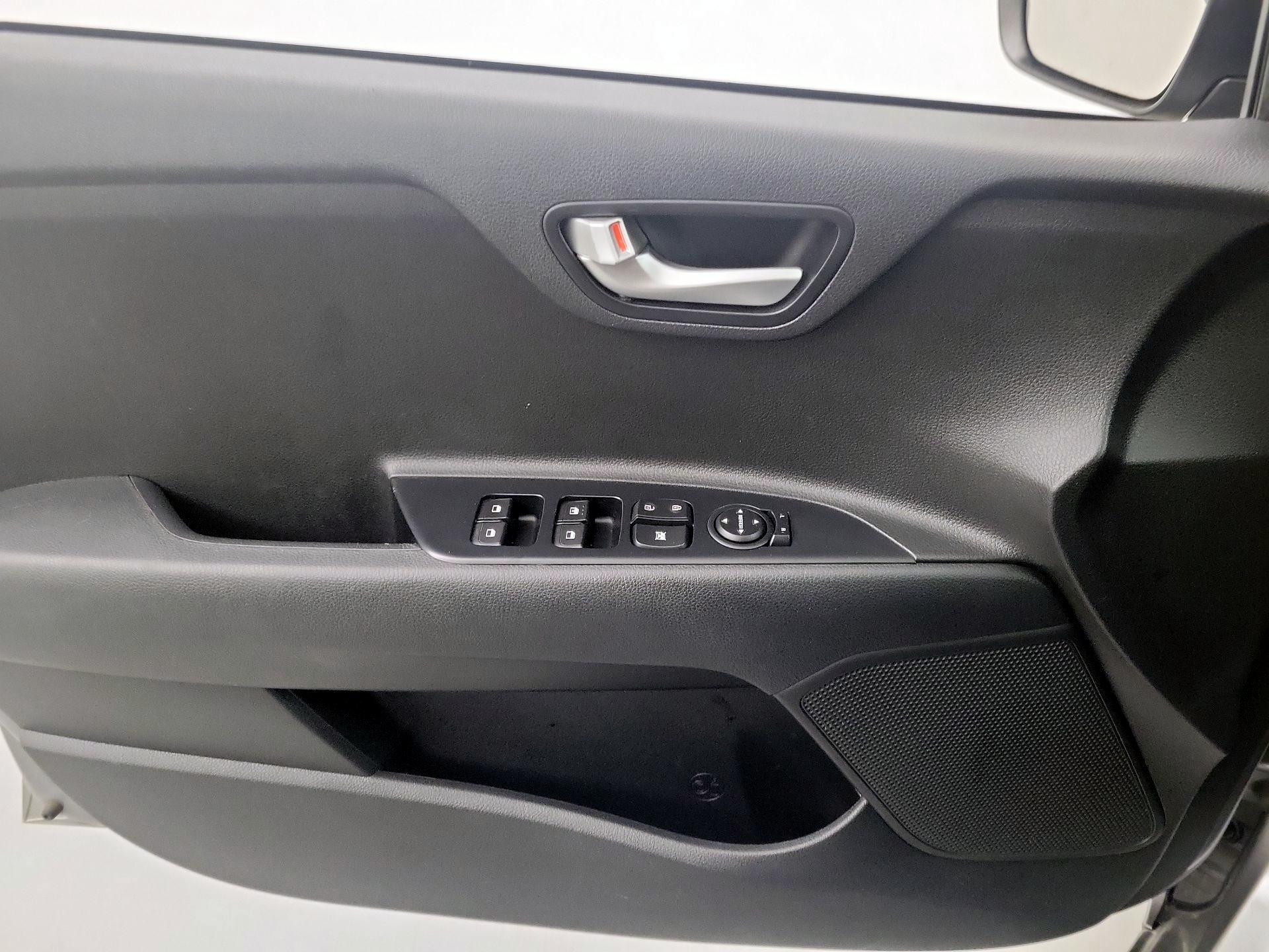 Thumbnail: 2021 Kia Rio - 12