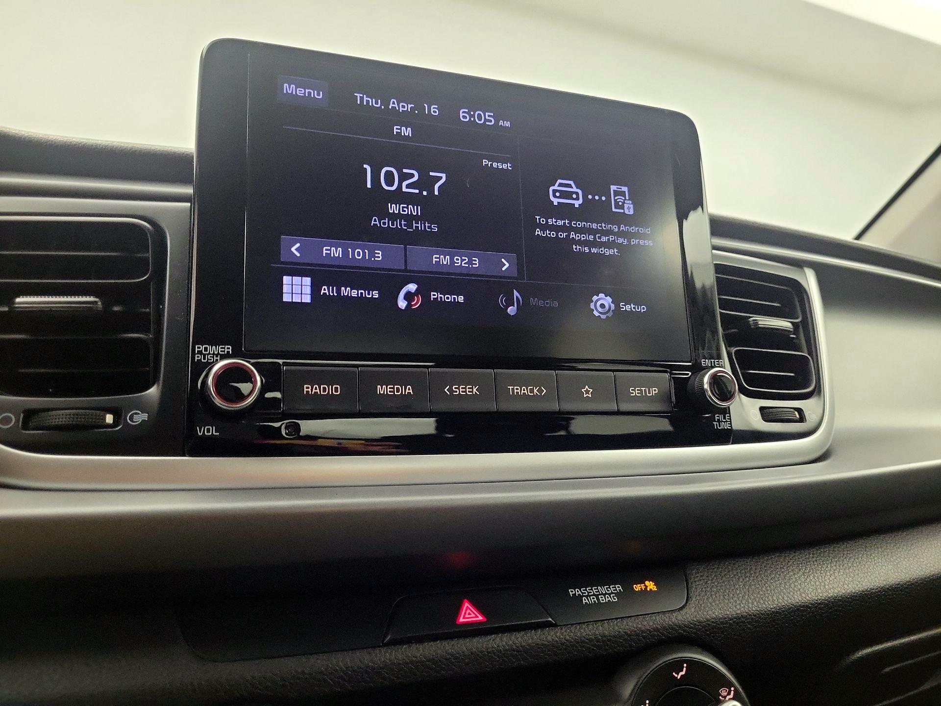 Thumbnail: 2021 Kia Rio - 15