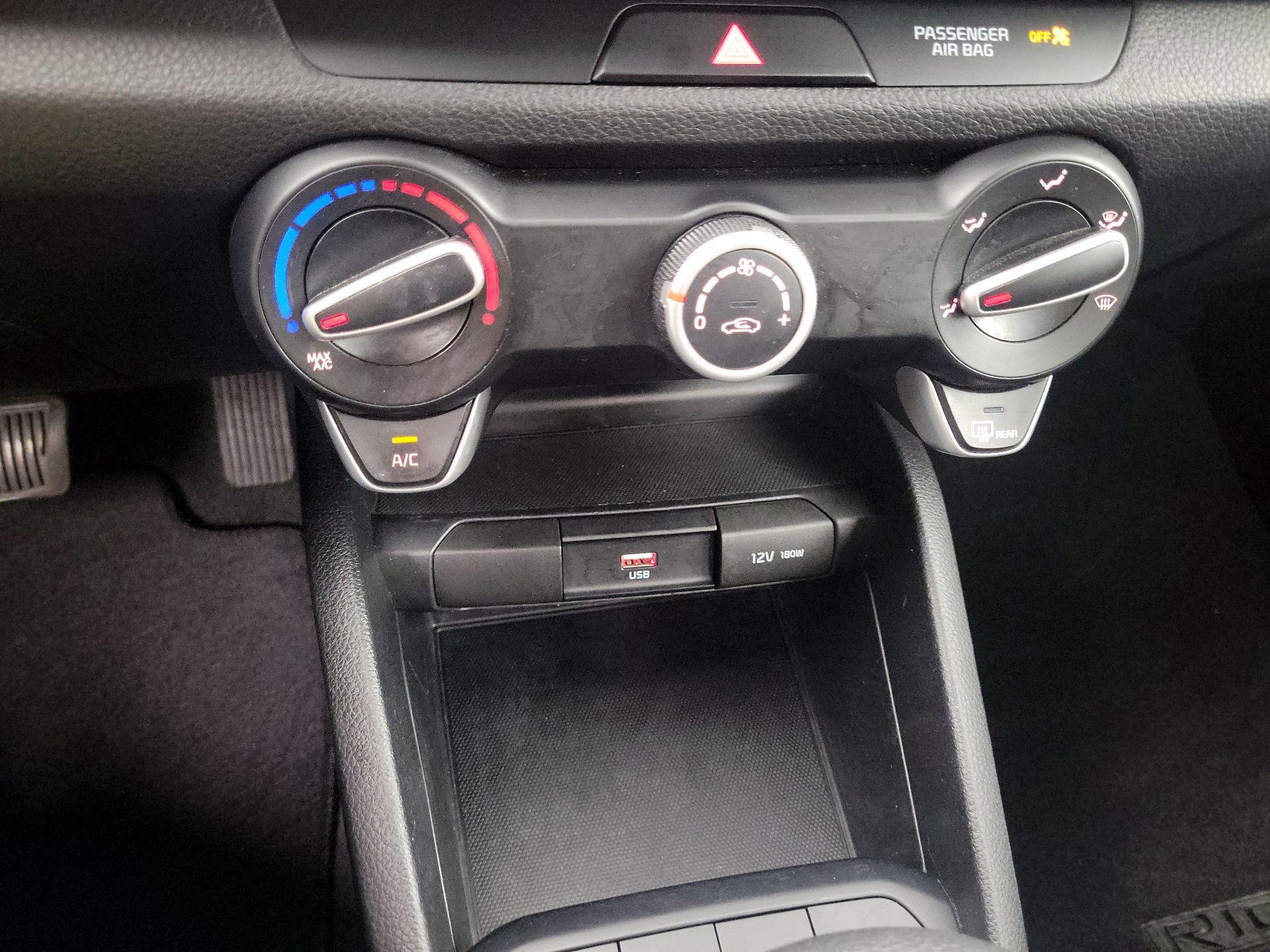 Thumbnail: 2021 Kia Rio - 16