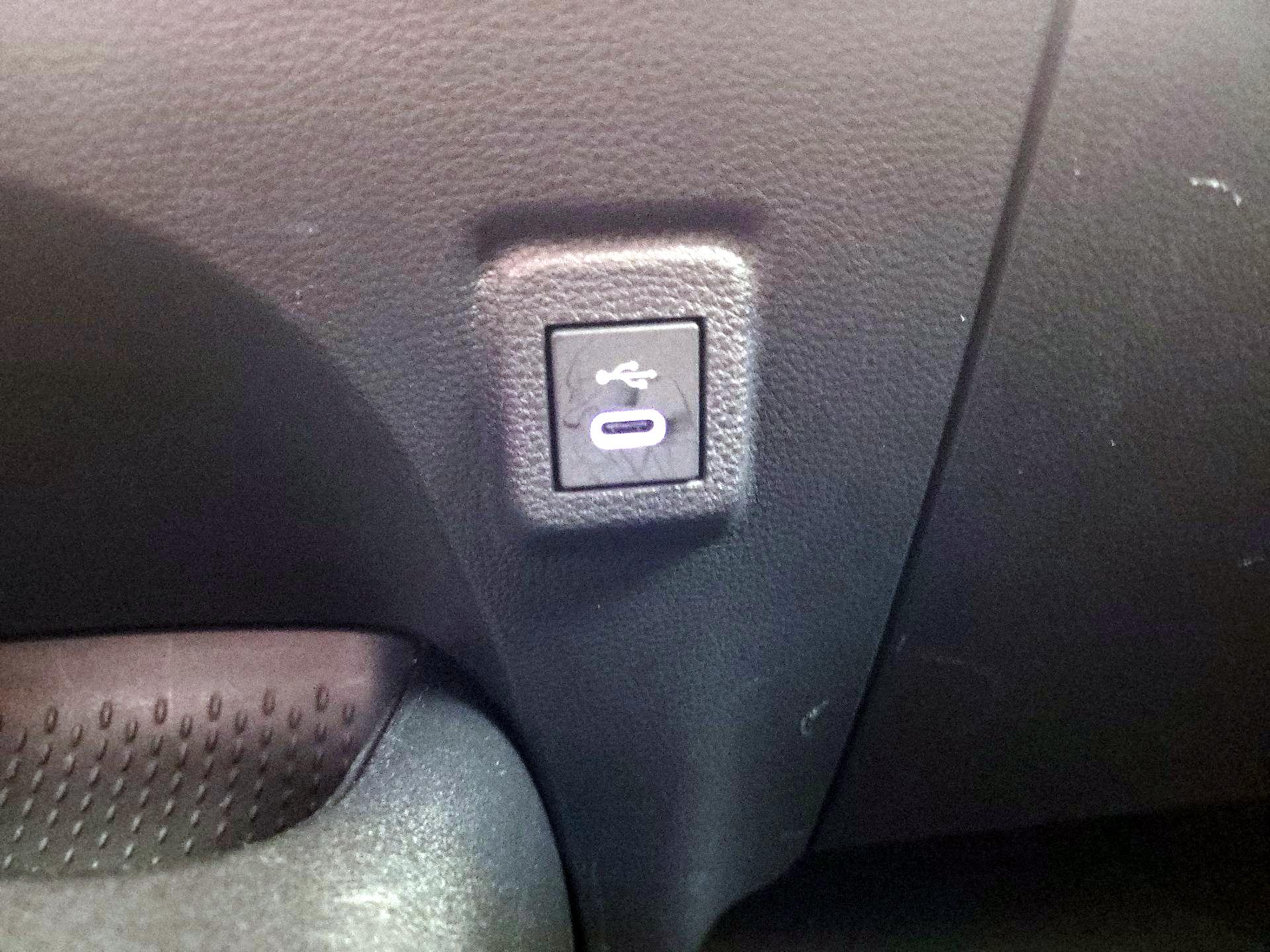 Thumbnail: 2025 Toyota Corolla - 18