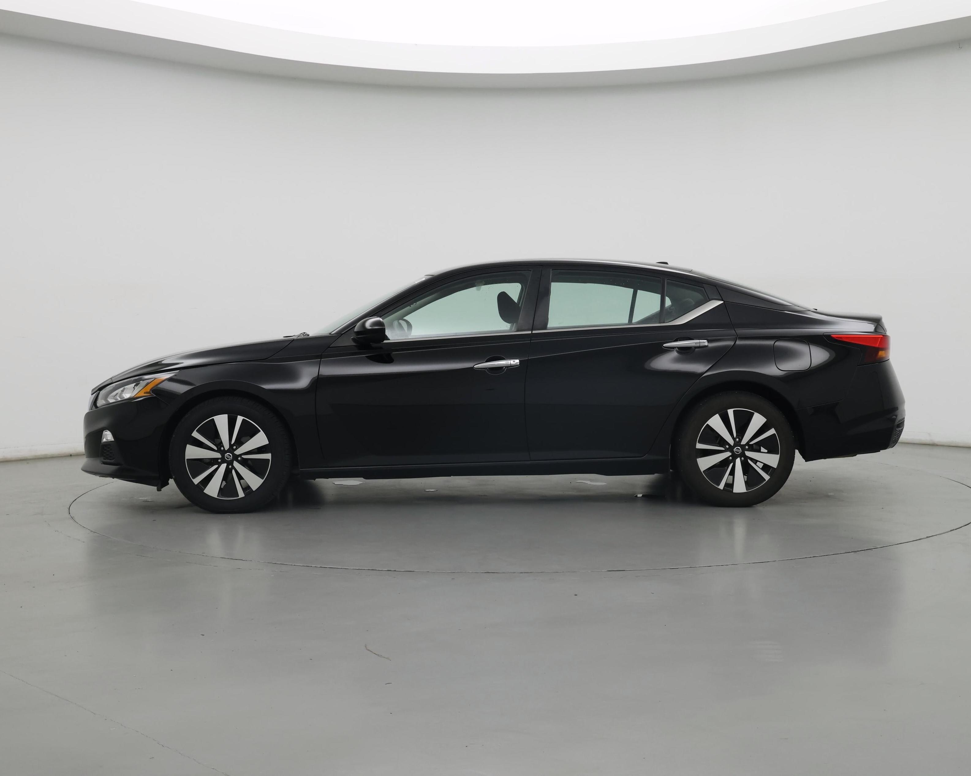 Thumbnail: 2022 Nissan Altima - 3