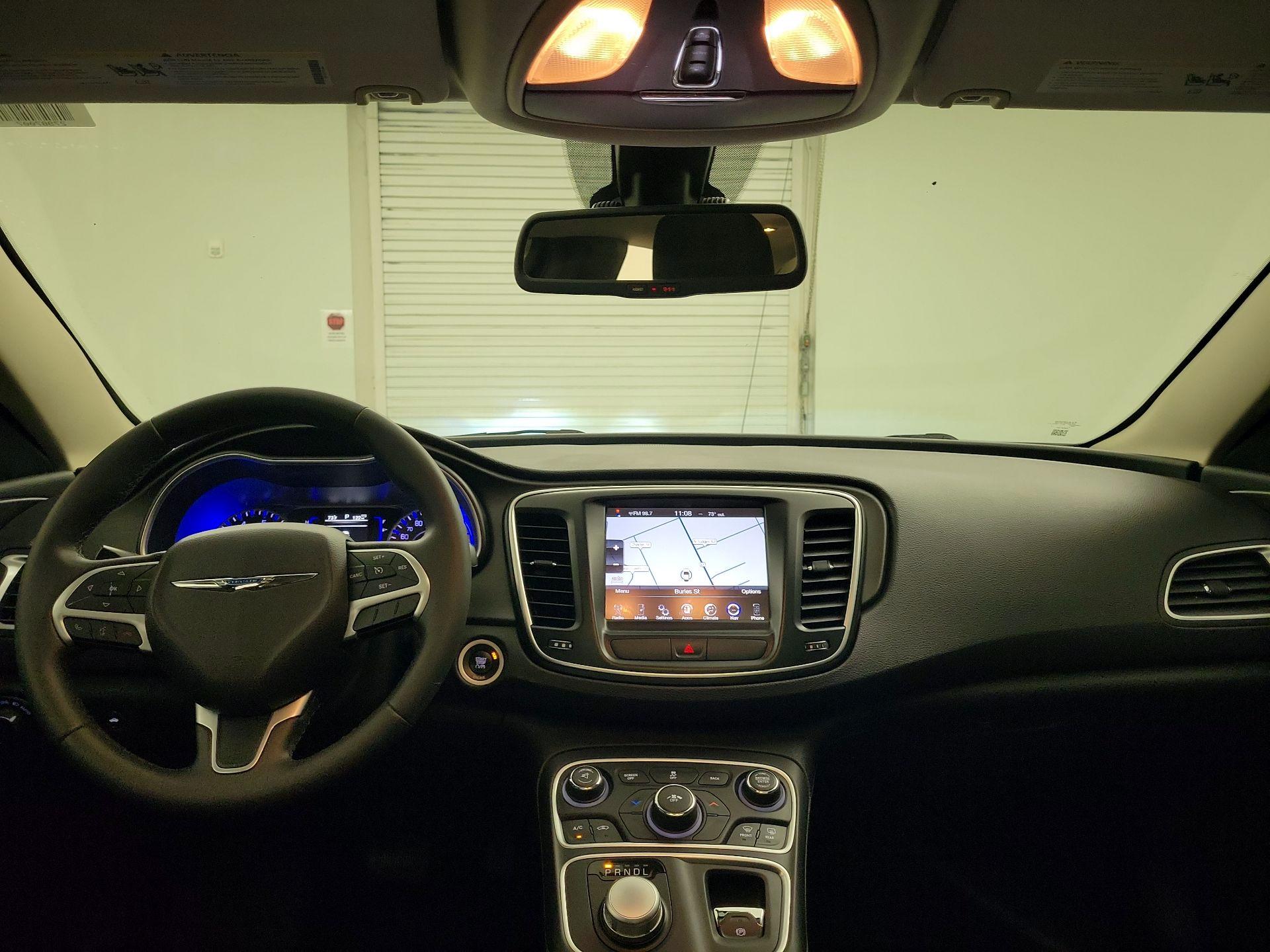 Thumbnail: 2015 Chrysler 200 - 9