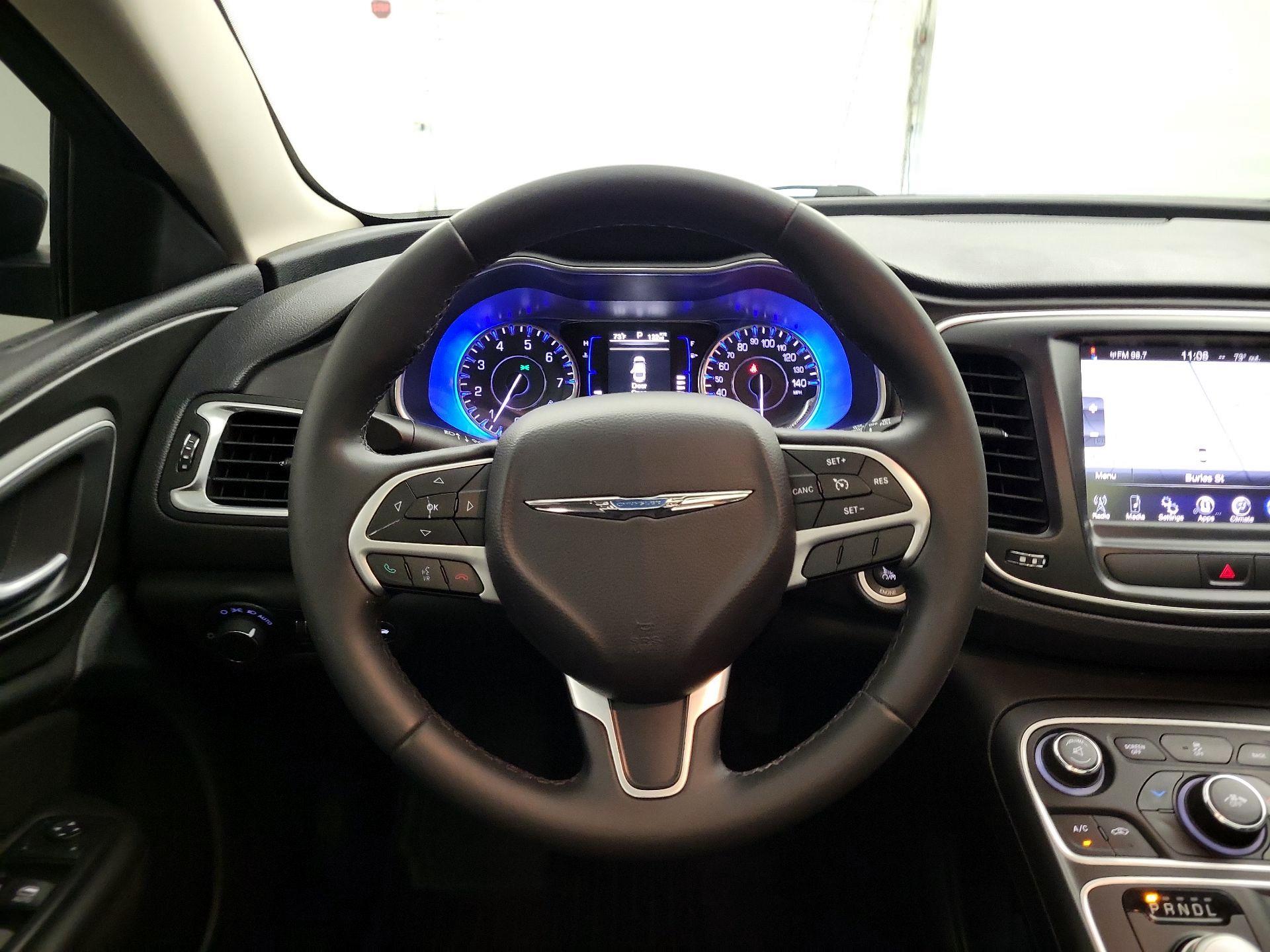 Thumbnail: 2015 Chrysler 200 - 10