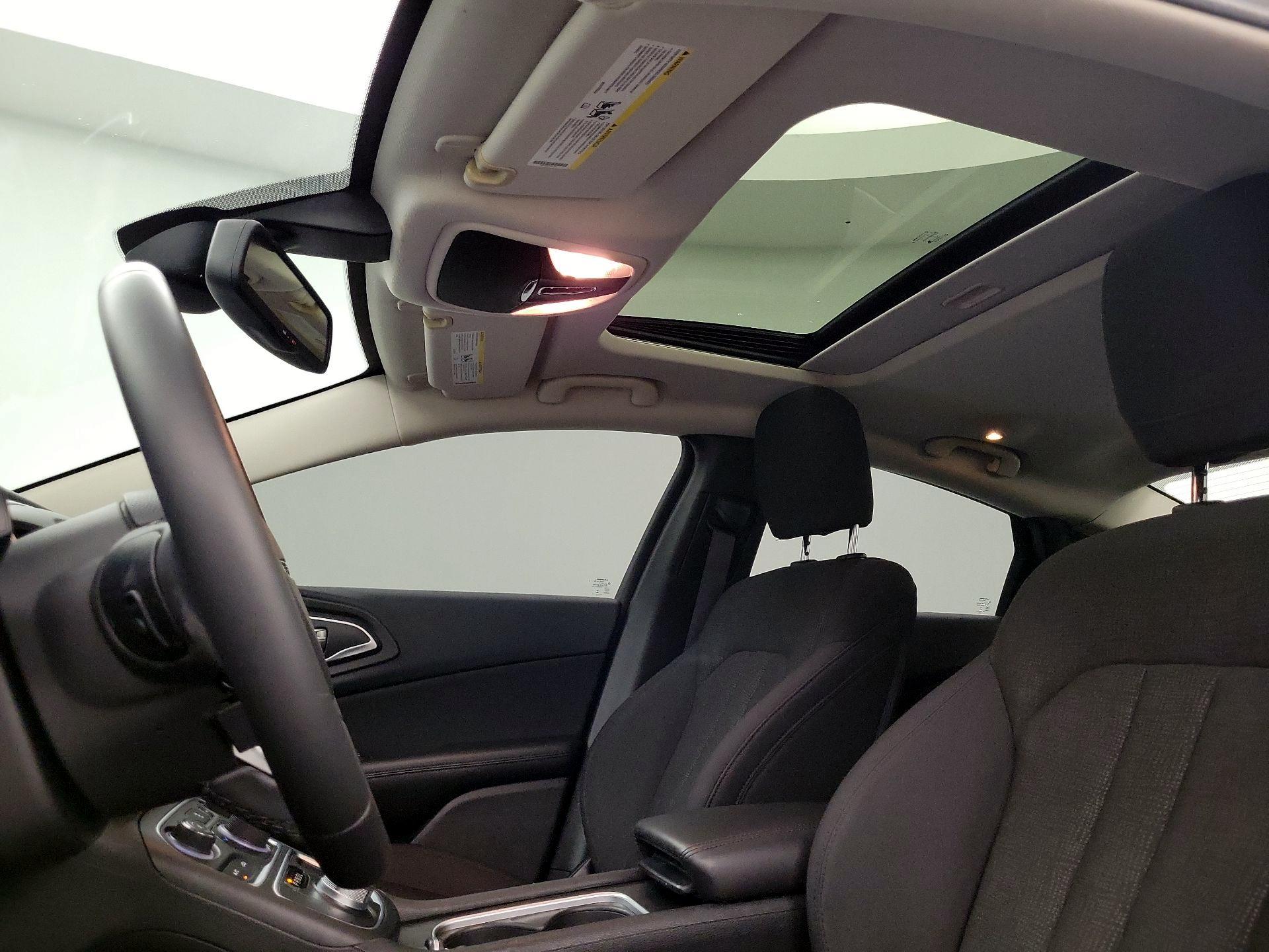 Thumbnail: 2015 Chrysler 200 - 20