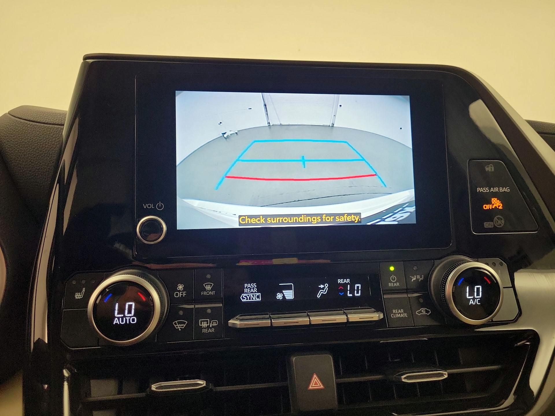 Thumbnail: 2023 Toyota Highlander - 14