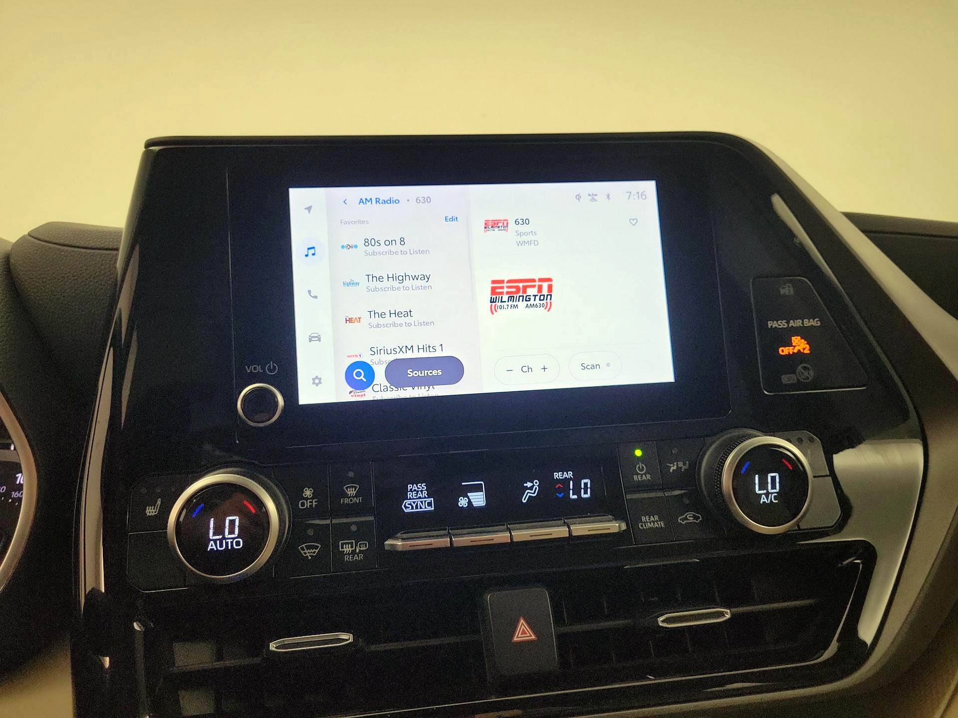 Thumbnail: 2023 Toyota Highlander - 15