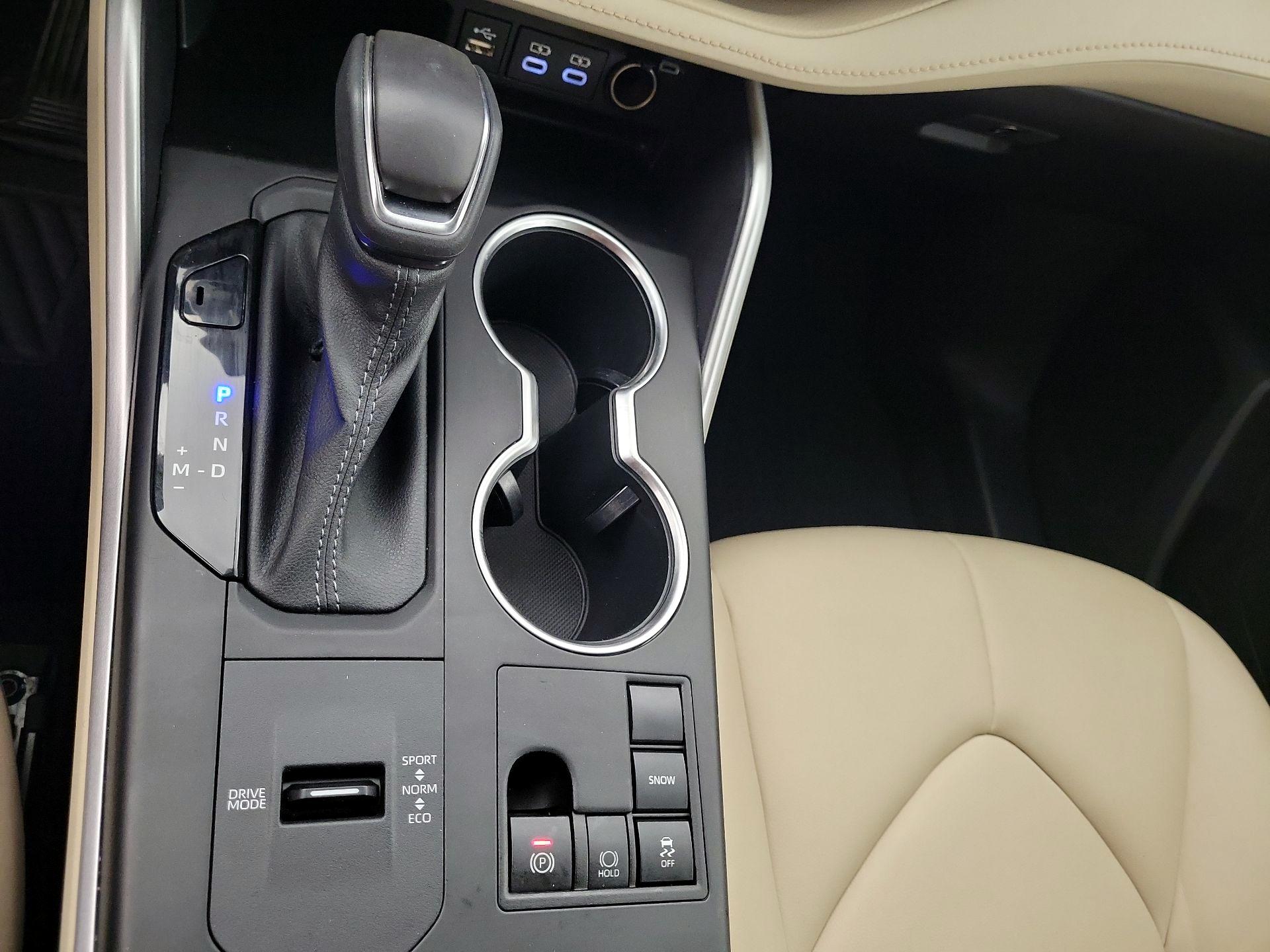 Thumbnail: 2023 Toyota Highlander - 17