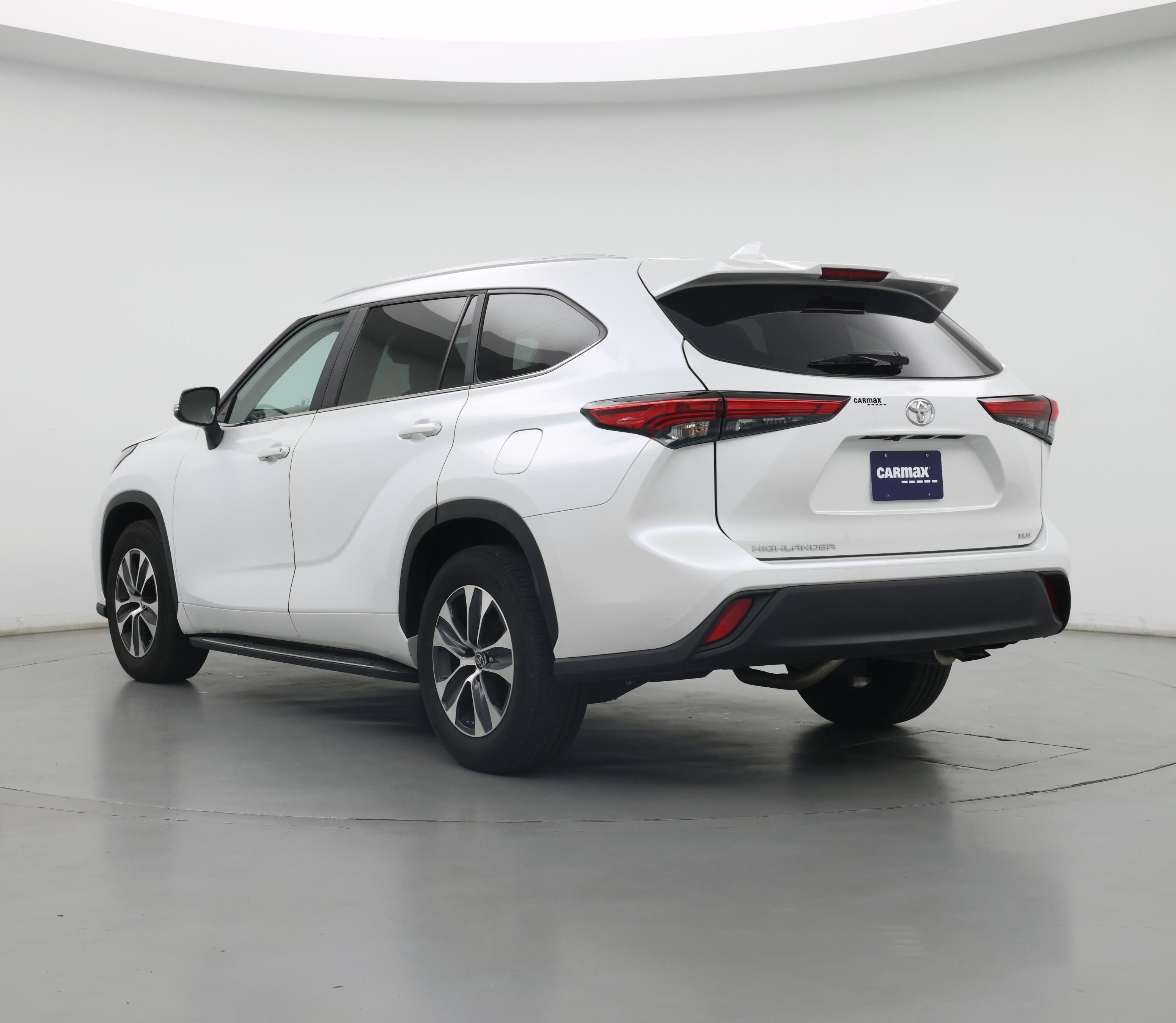 Thumbnail: 2023 Toyota Highlander - 2