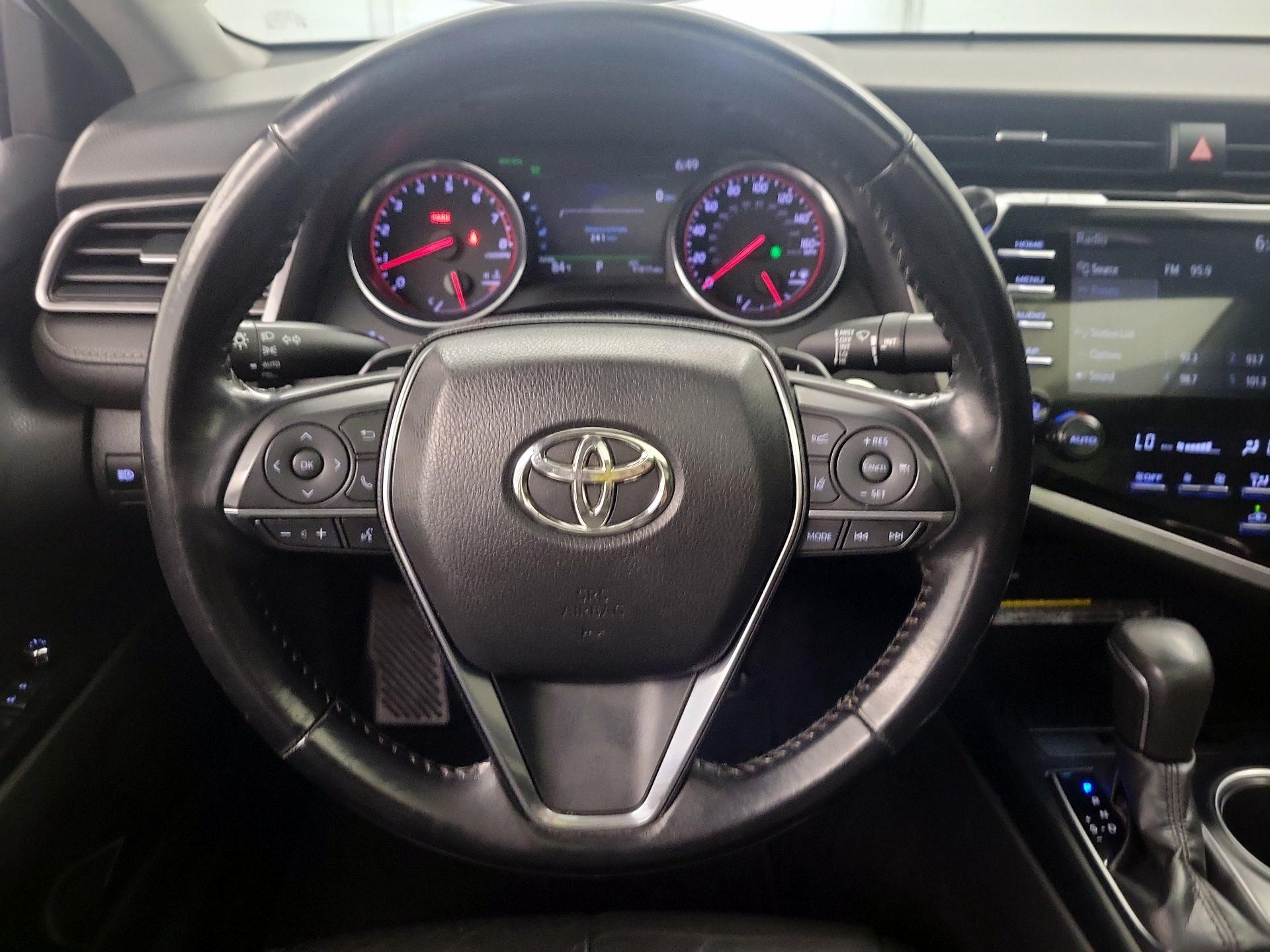 Thumbnail: 2019 Toyota Camry - 10