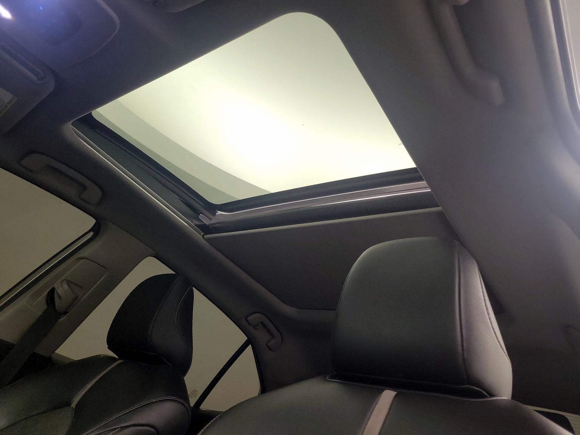 Thumbnail: 2019 Toyota Camry - 19