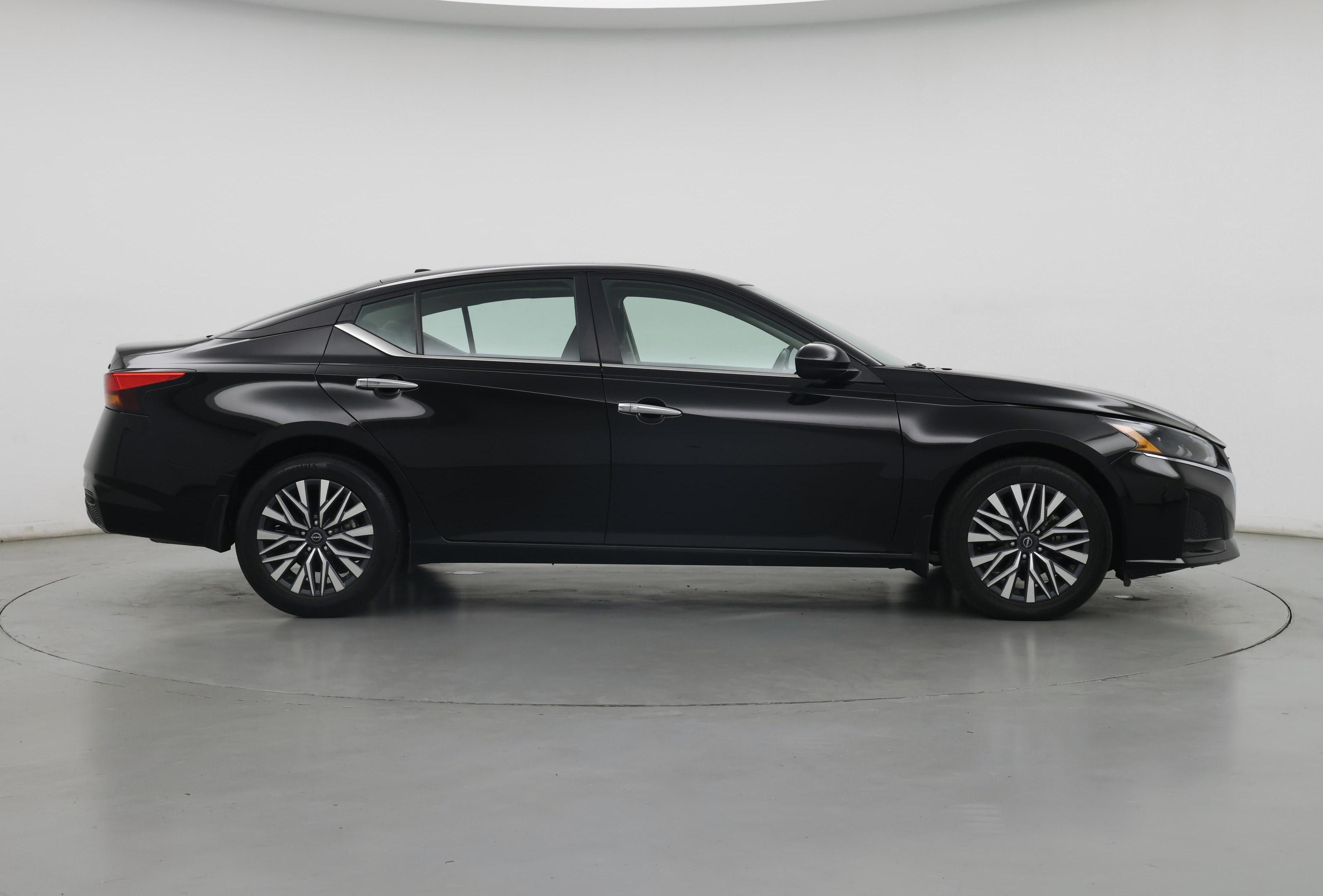 Thumbnail: 2023 Nissan Altima - 7