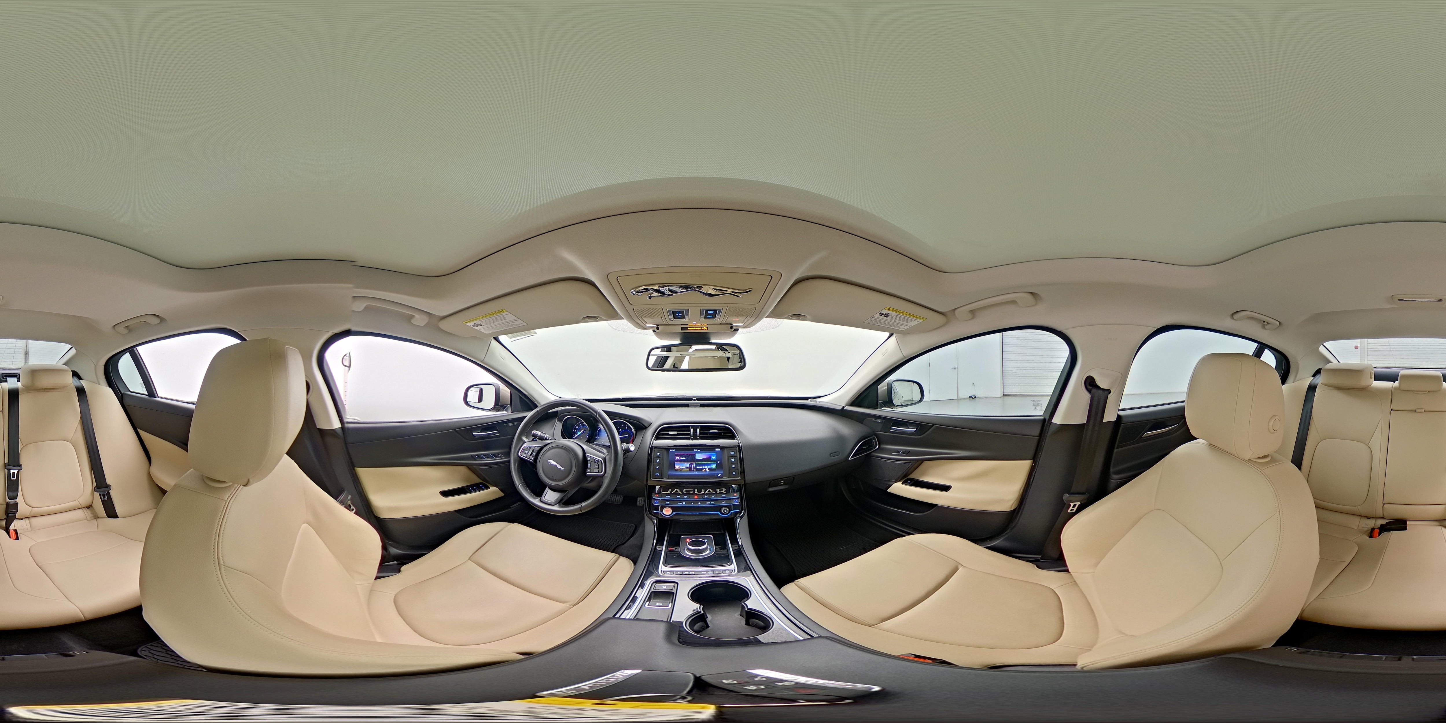 2017 Jaguar XE Premium - Photo 26