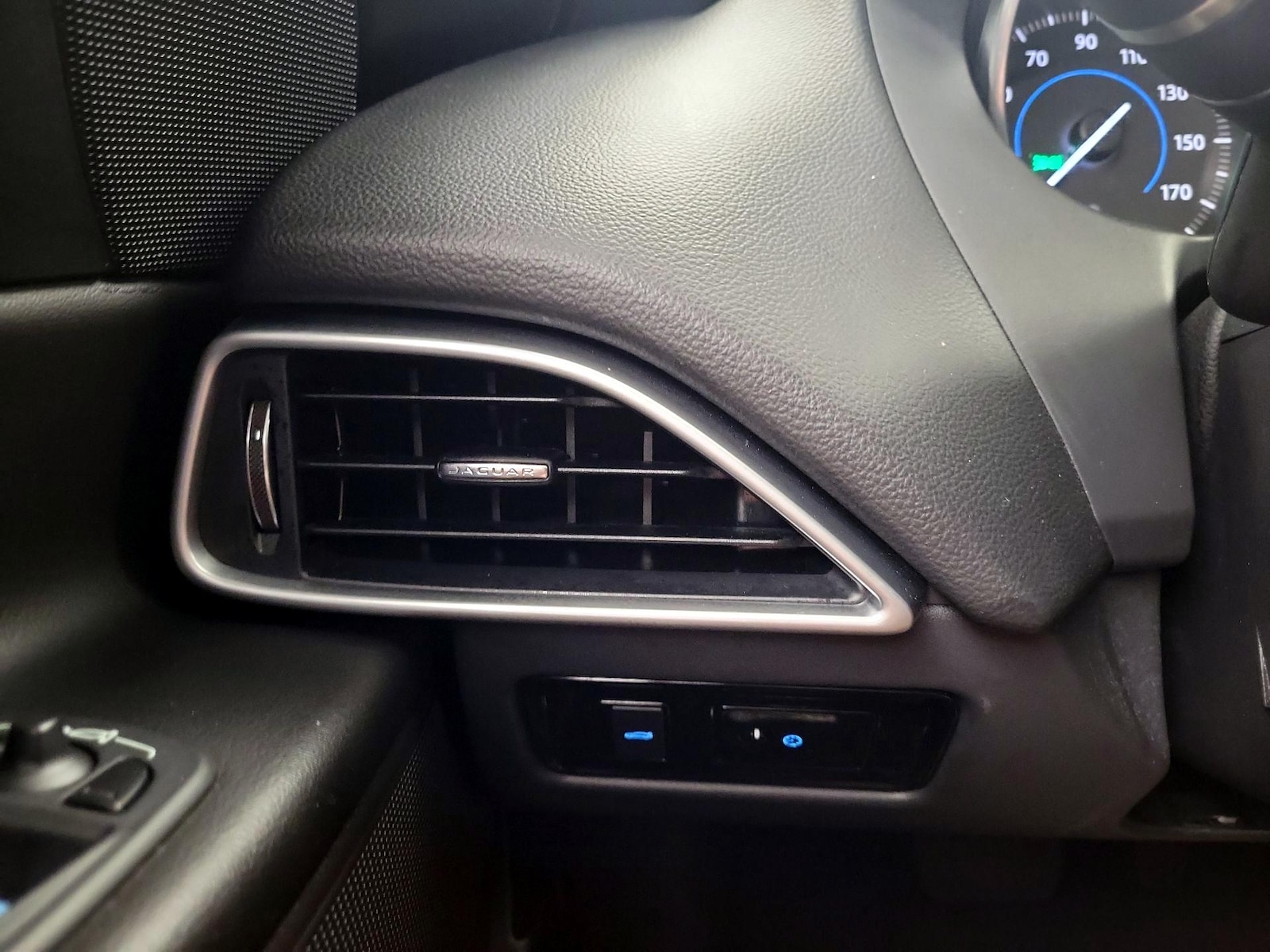 2017 Jaguar XE Premium - Photo 14
