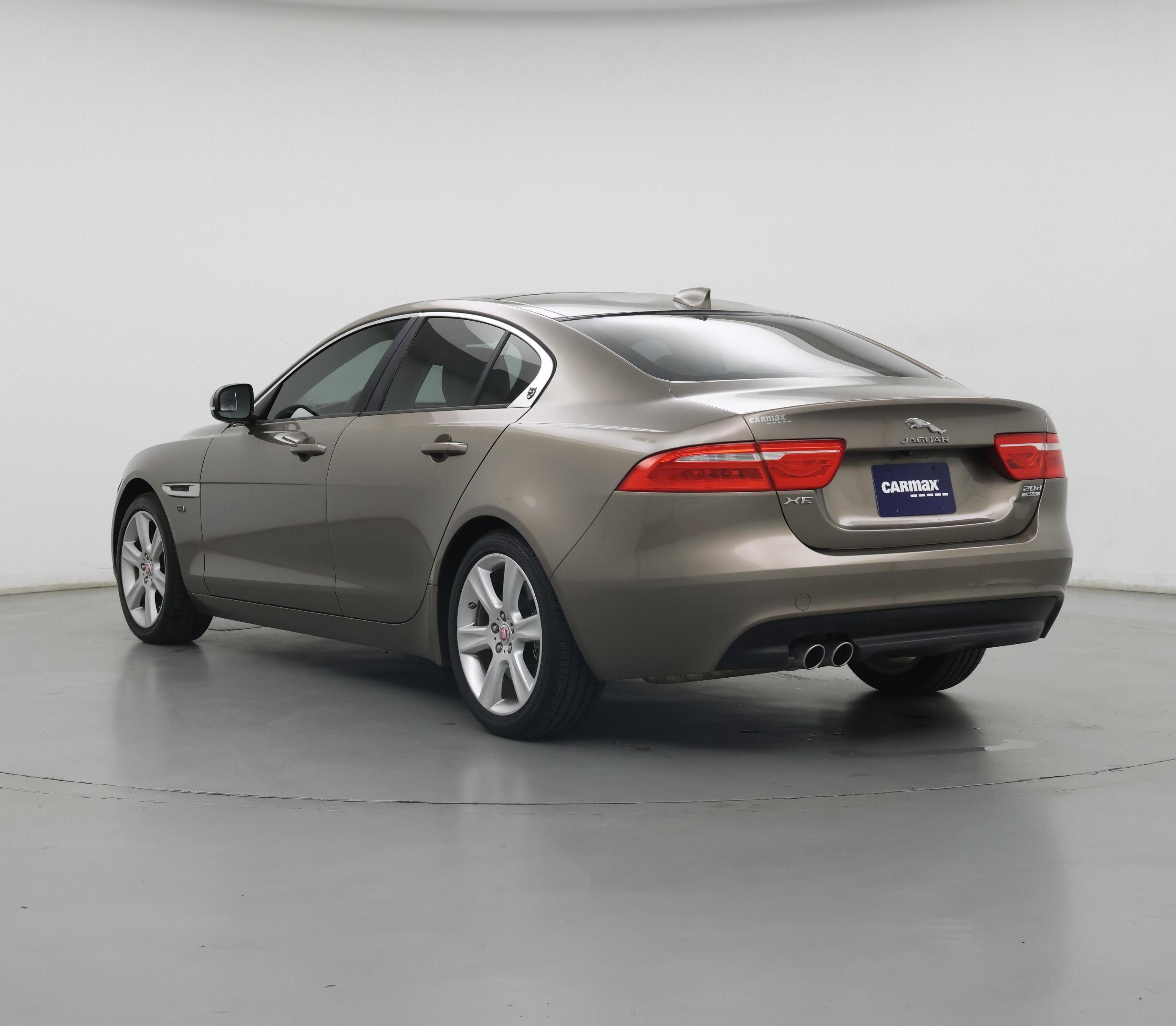 Thumbnail: 2017 Jaguar XE - 2