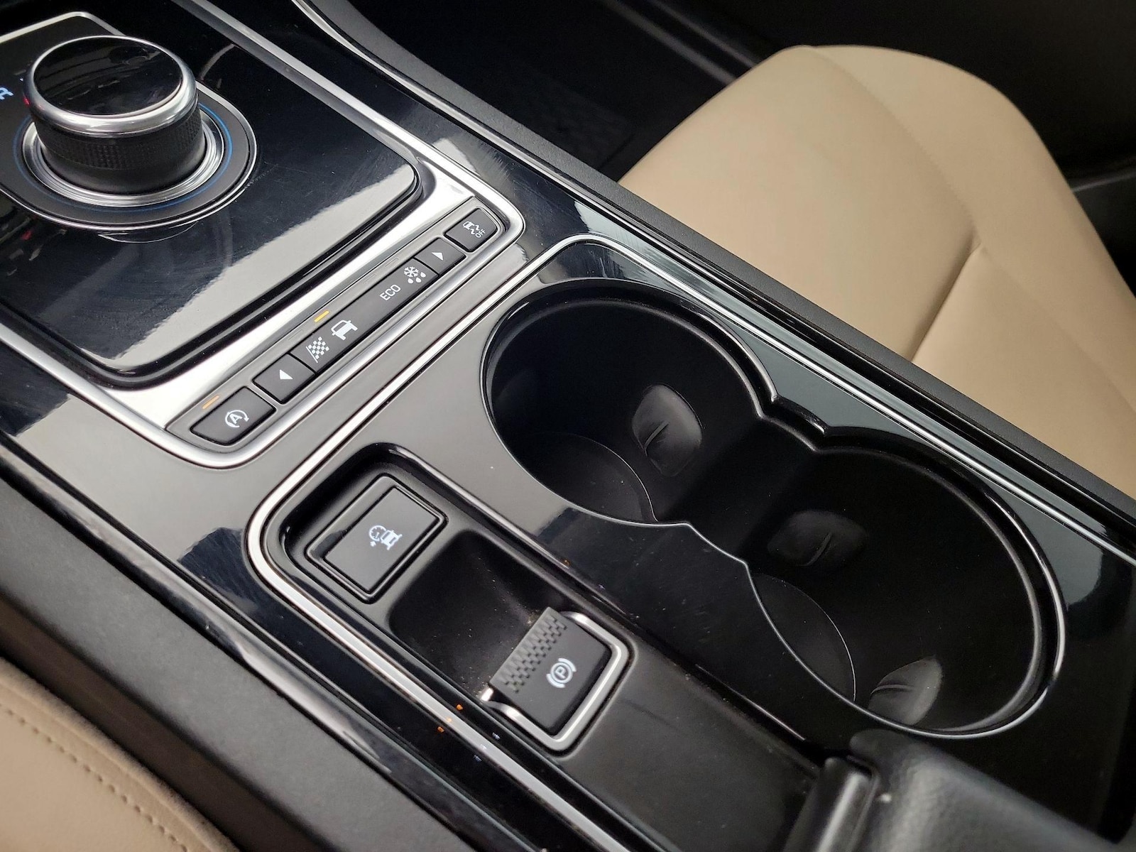 2017 Jaguar XE Premium - Photo 20