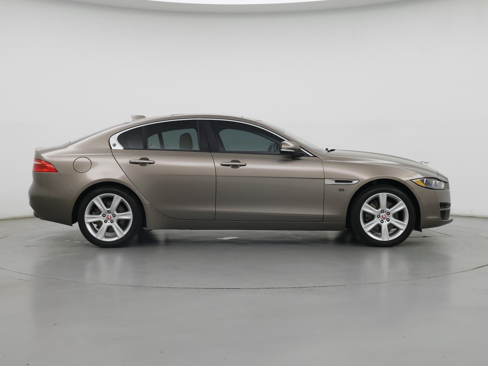 2017 Jaguar XE Premium - Photo 8