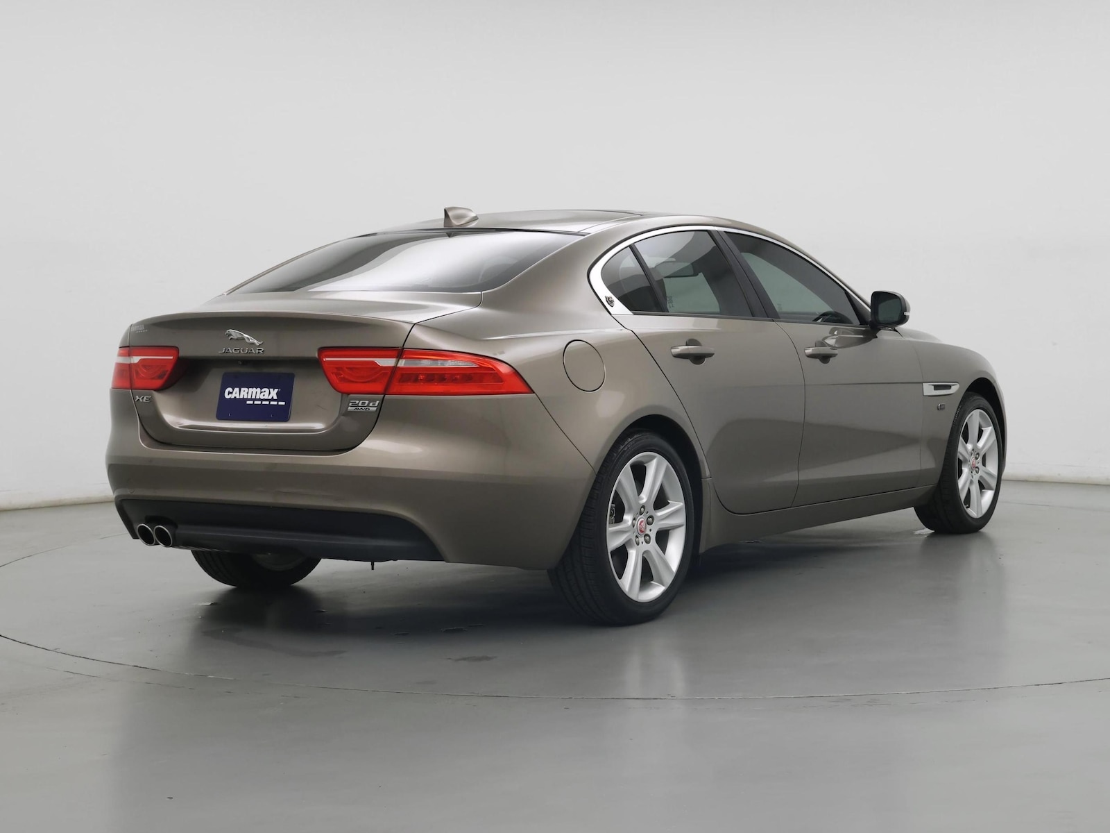 2017 Jaguar XE Premium - Photo 9