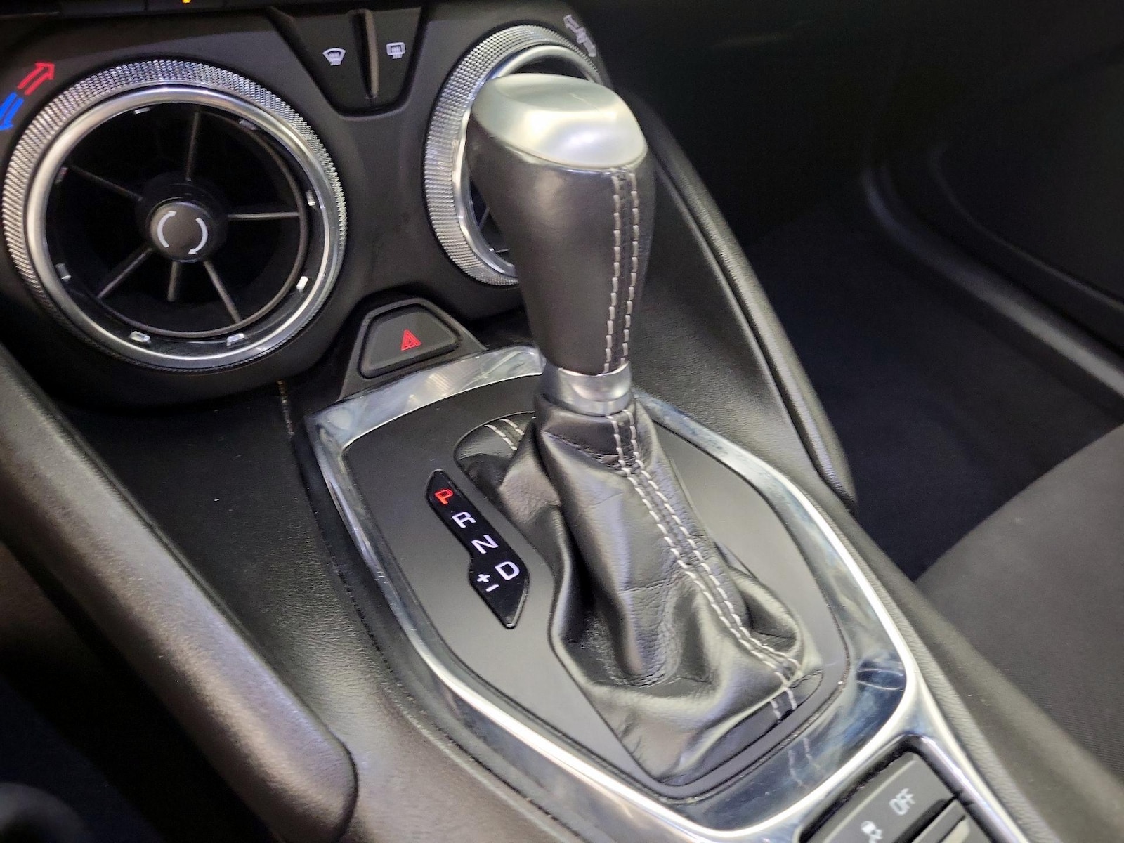 2022 Chevrolet Camaro 1LT - Photo 17