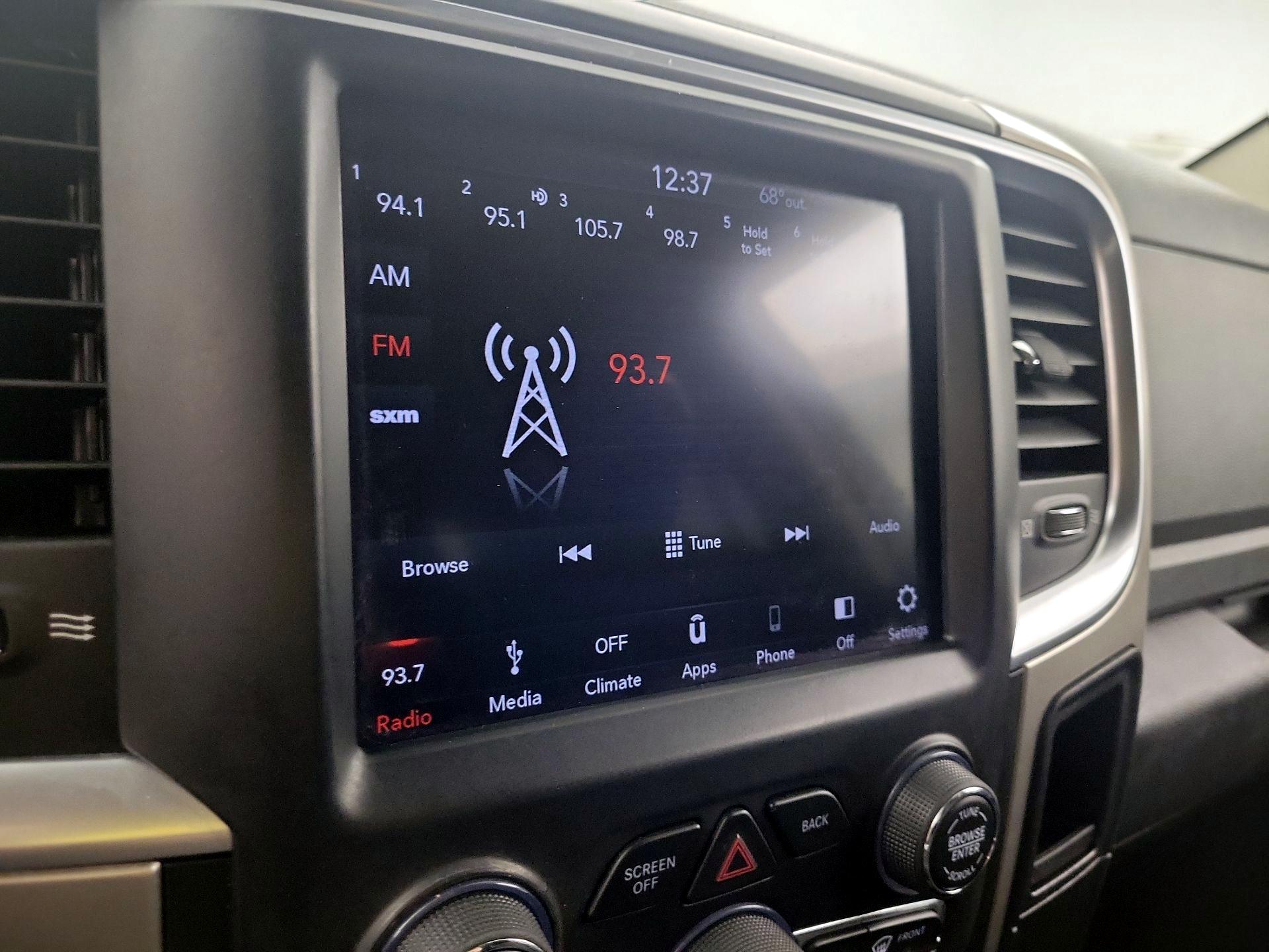 Thumbnail: 2019 RAM 1500 Classic - 13