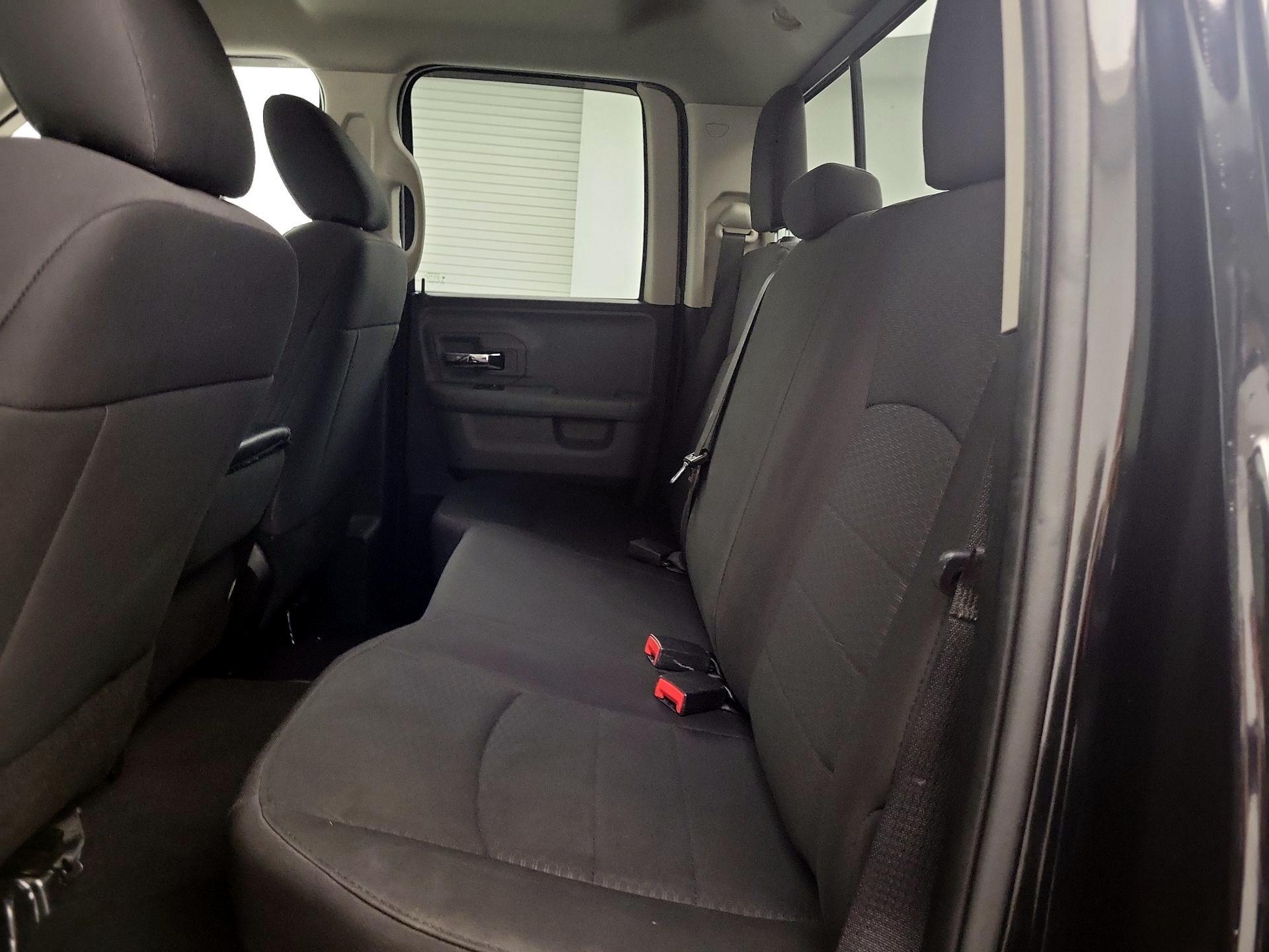 Thumbnail: 2019 RAM 1500 Classic - 17